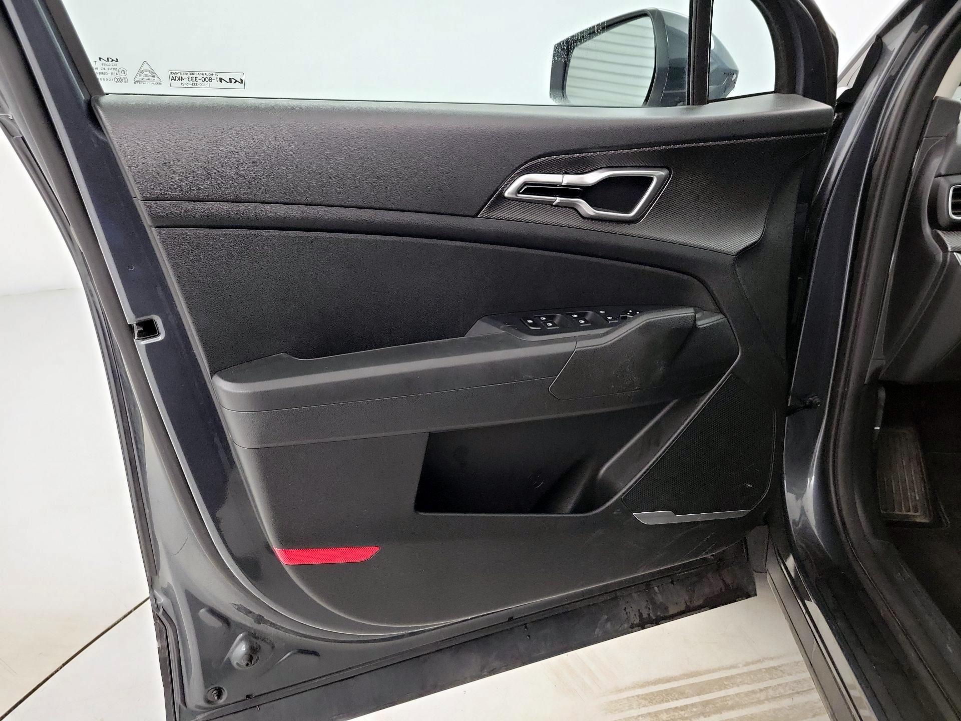 Thumbnail: 2023 Kia Sportage - 12