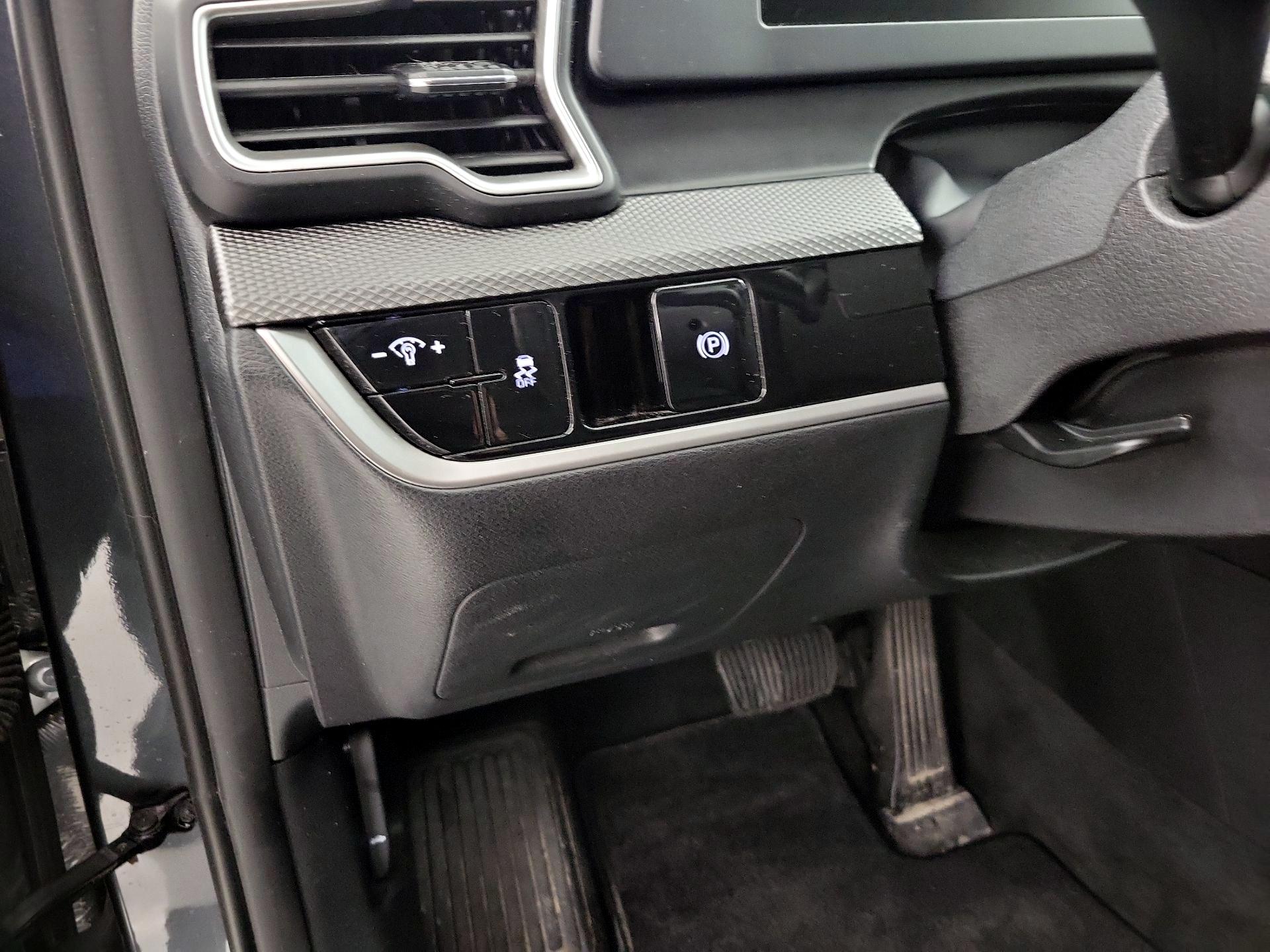 Thumbnail: 2023 Kia Sportage - 13