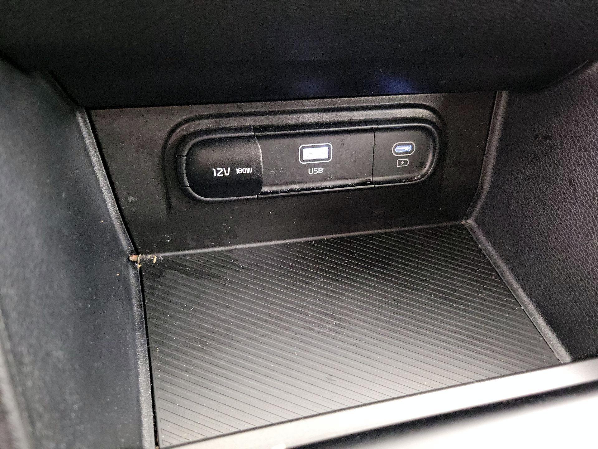 Thumbnail: 2023 Kia Sportage - 18