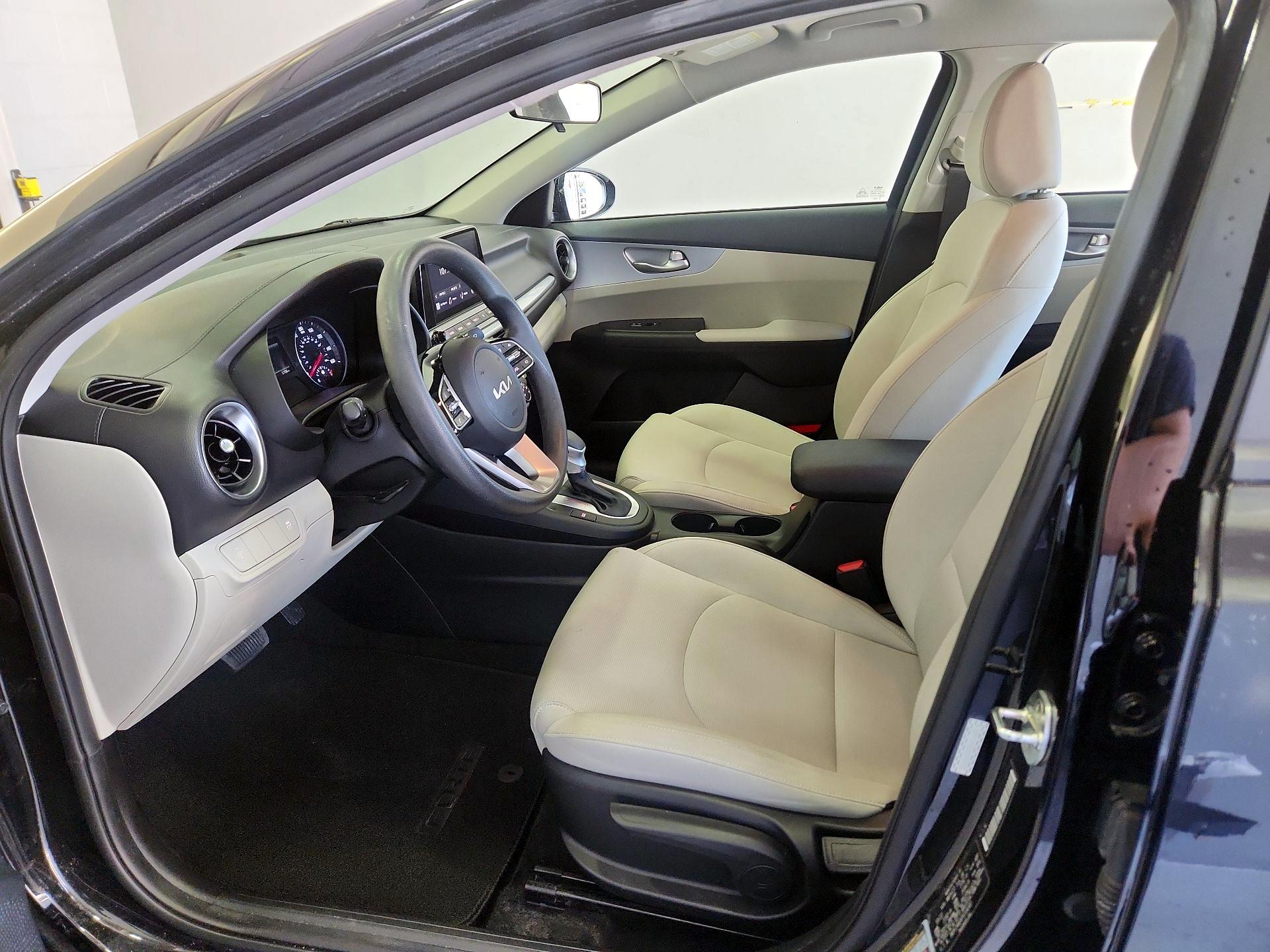 Thumbnail: 2023 Kia Forte - 11