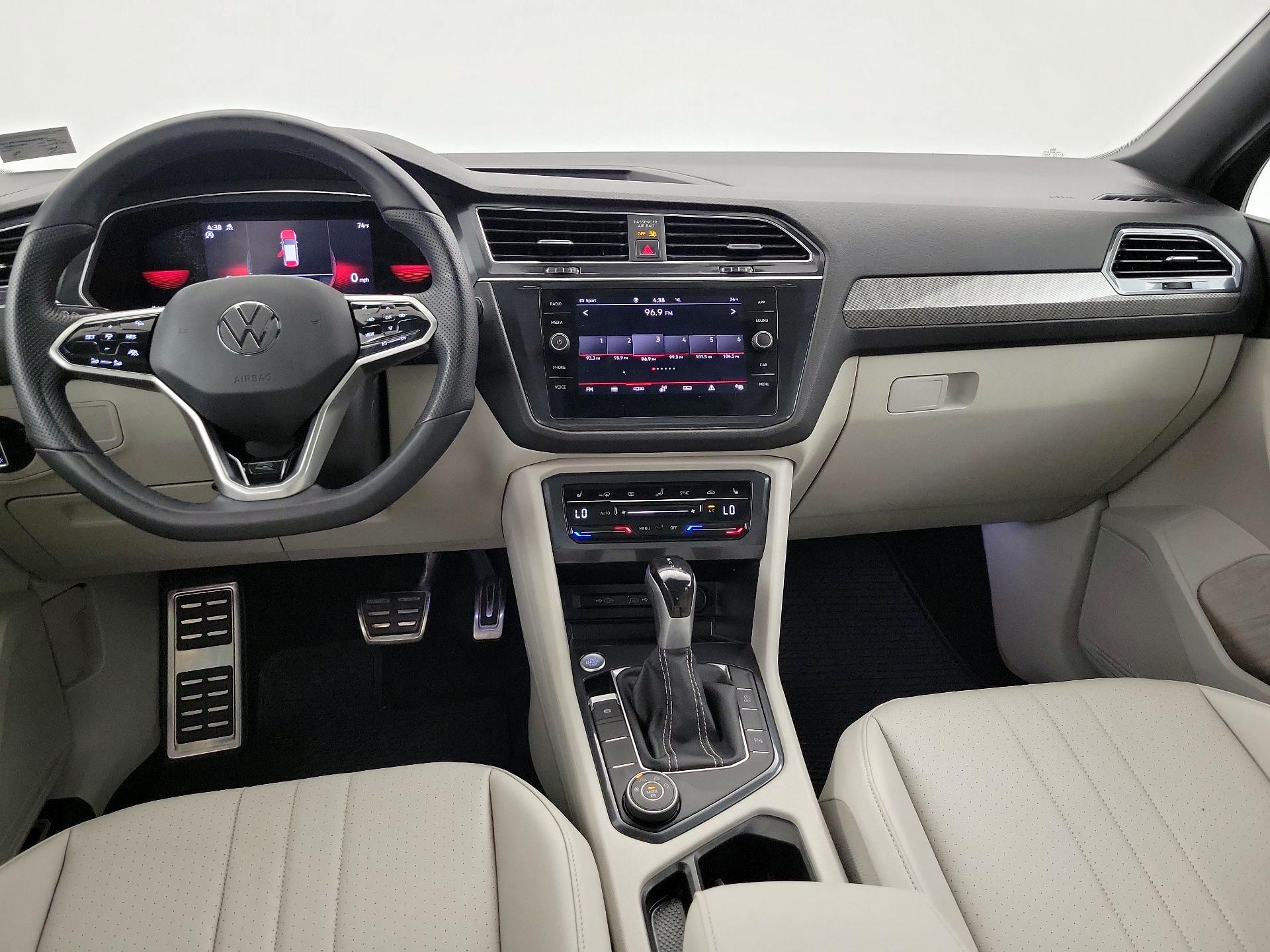 Thumbnail: 2022 Volkswagen Tiguan - 9