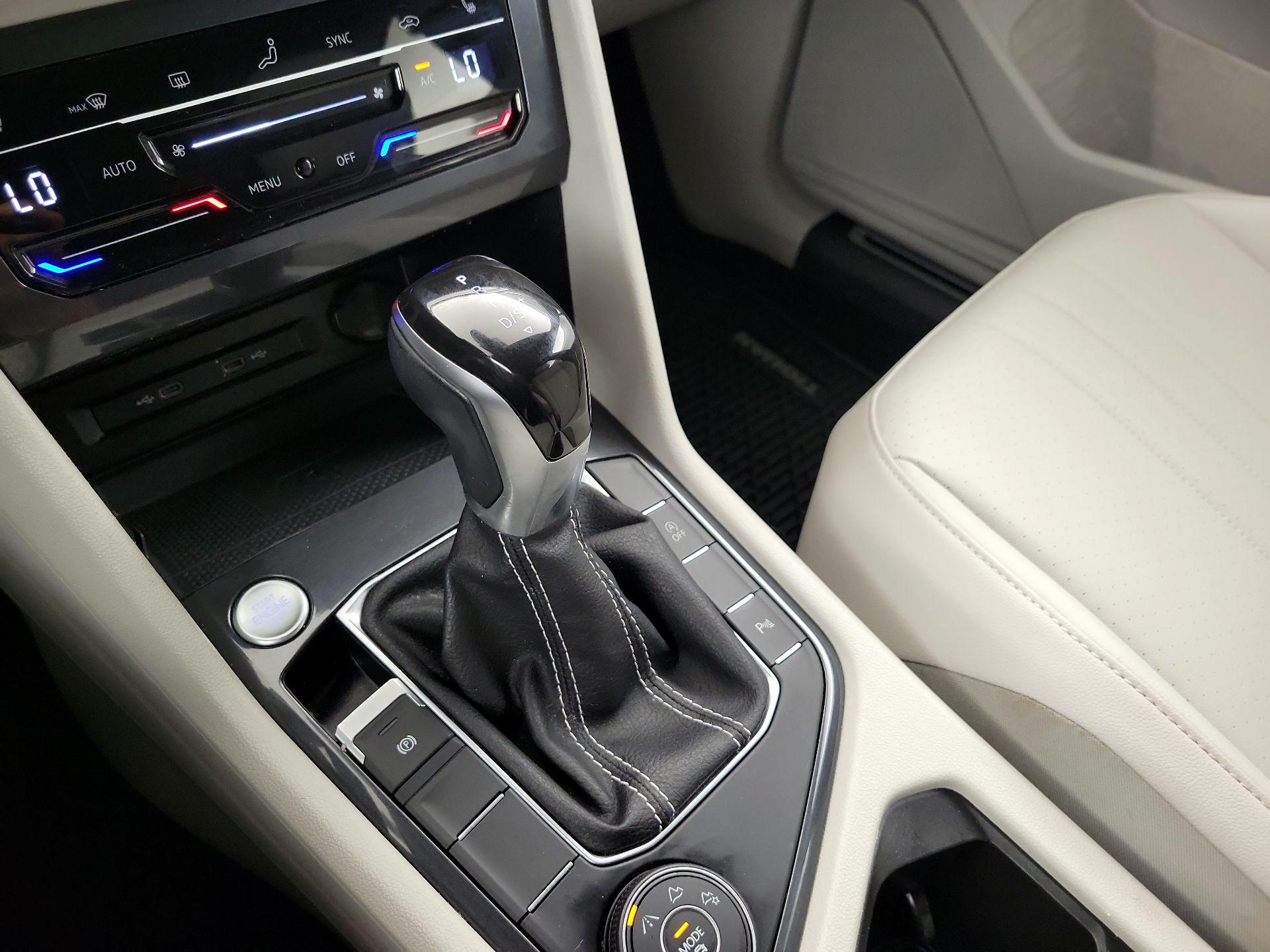 Thumbnail: 2022 Volkswagen Tiguan - 17