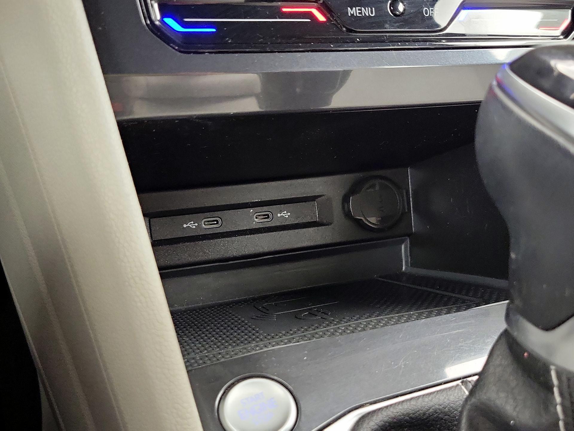 Thumbnail: 2022 Volkswagen Tiguan - 18