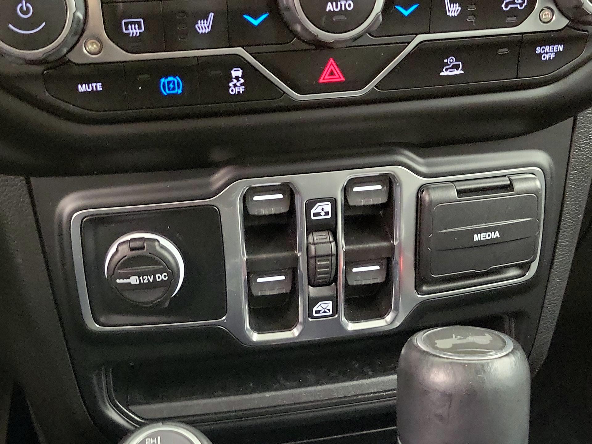 Thumbnail: 2023 Jeep Wrangler - 19