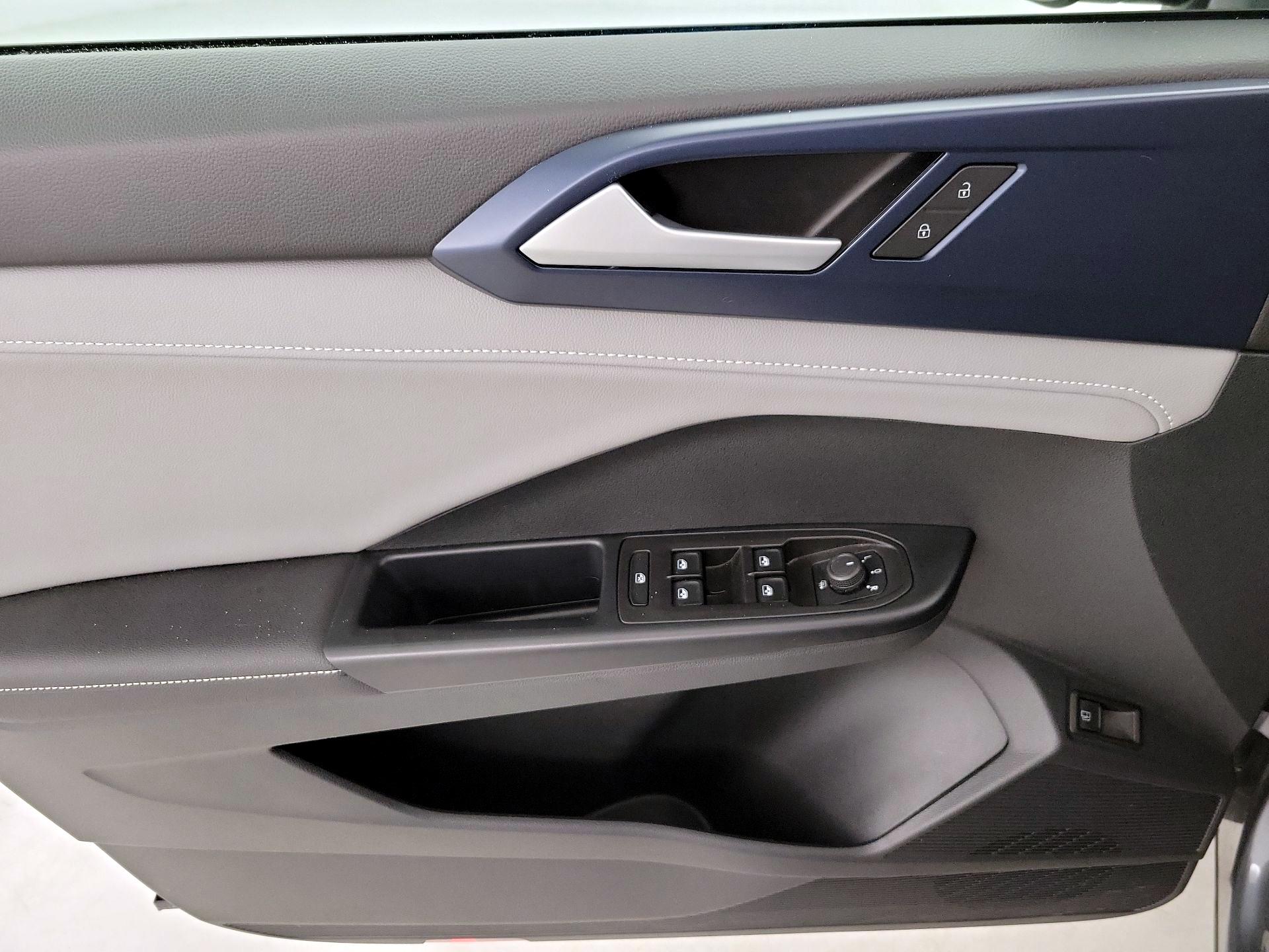 Thumbnail: 2024 Volkswagen Taos - 12