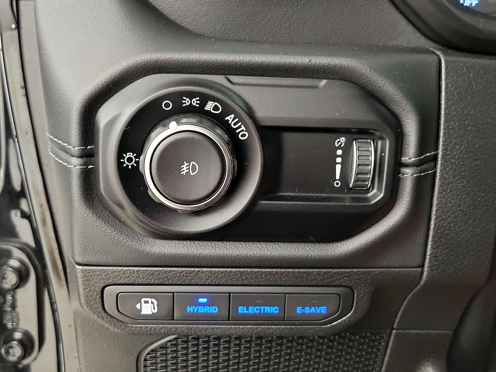 2024 Jeep Wrangler 4xe Sahara 4XE - Photo 14