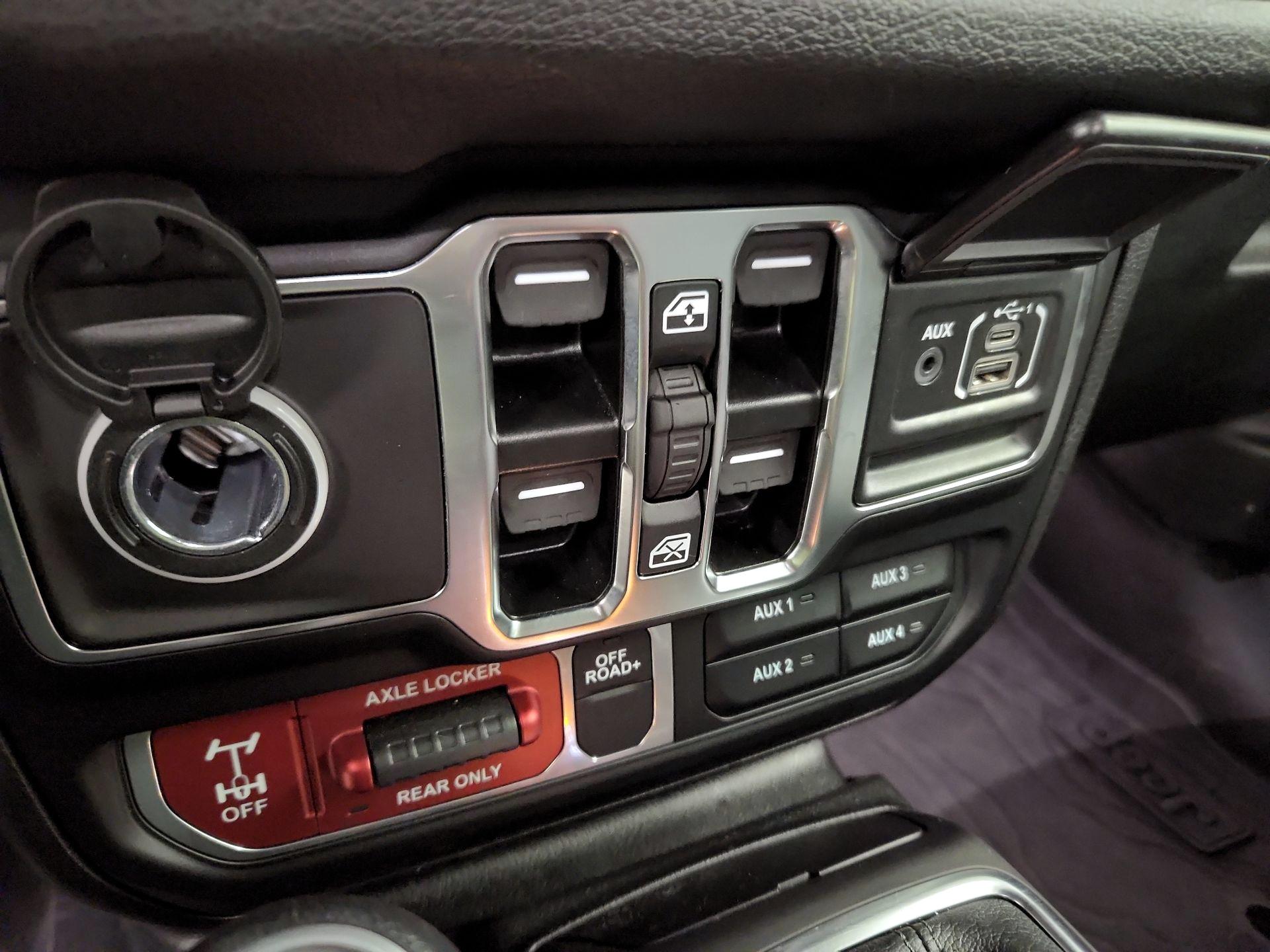 Thumbnail: 2024 Jeep Wrangler - 18