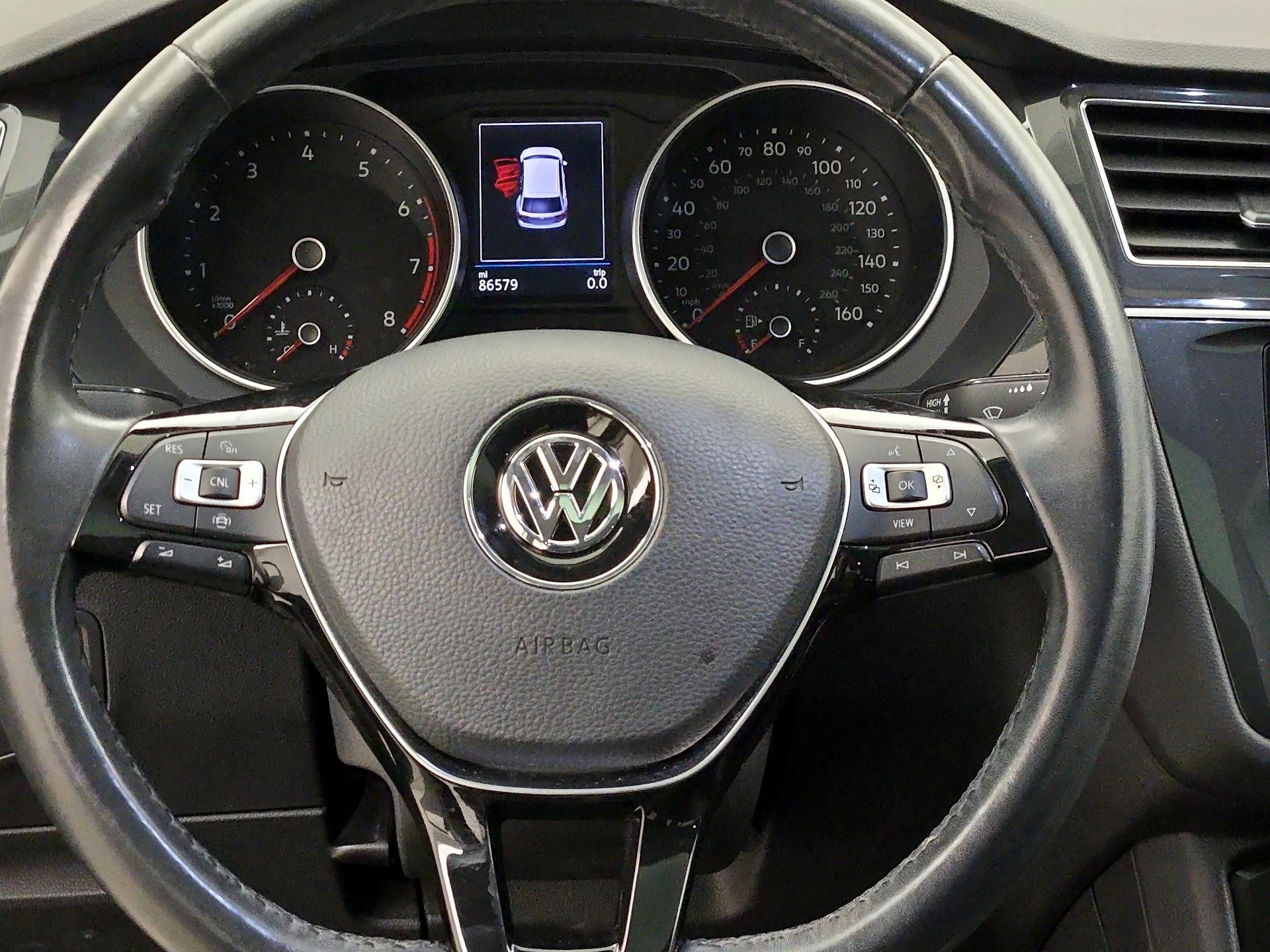 Thumbnail: 2019 Volkswagen Tiguan - 10