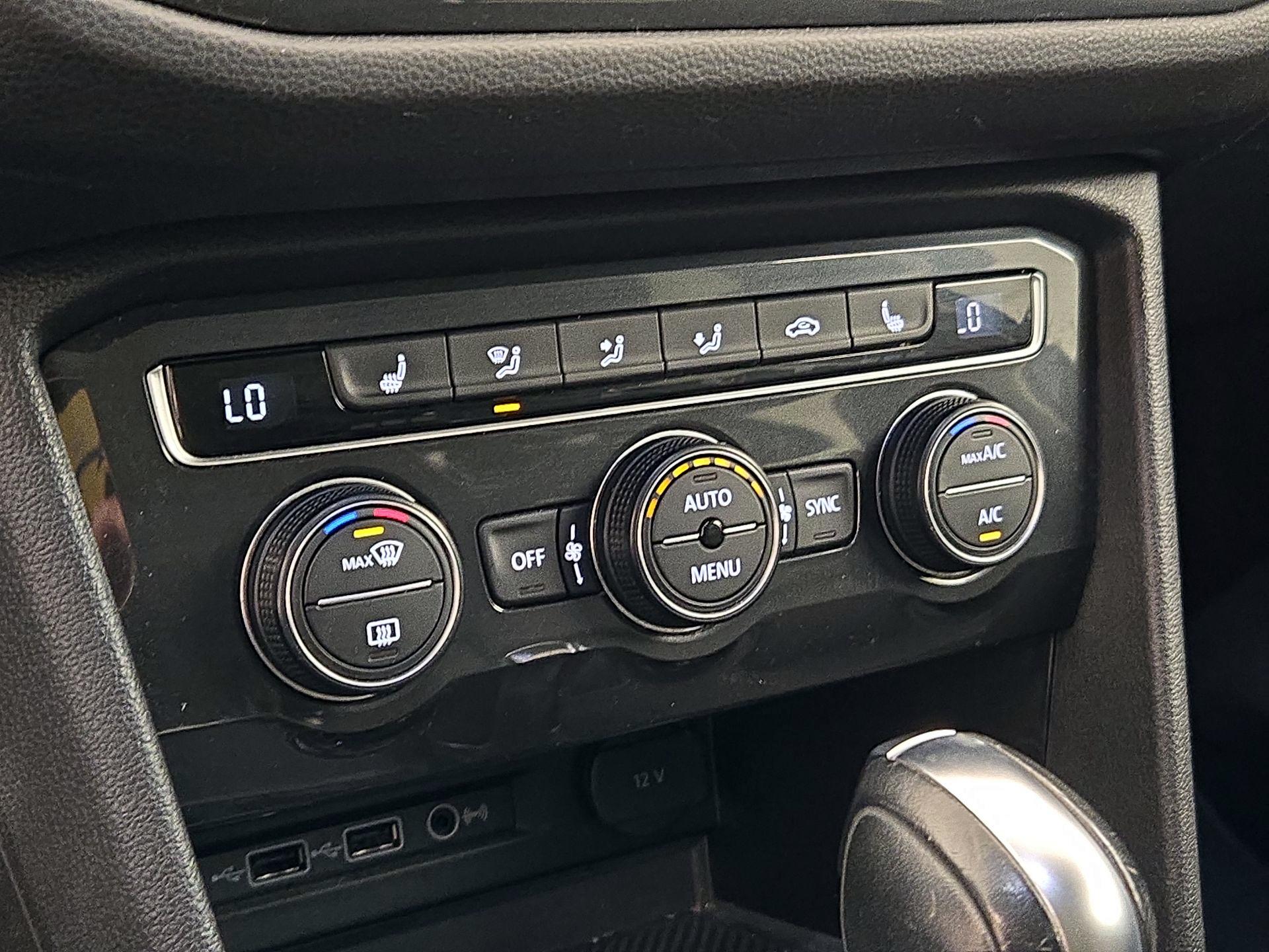 Thumbnail: 2019 Volkswagen Tiguan - 16