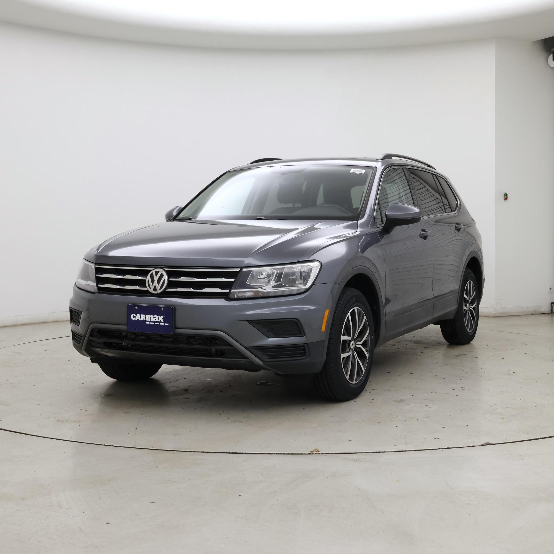Thumbnail: 2019 Volkswagen Tiguan - 4