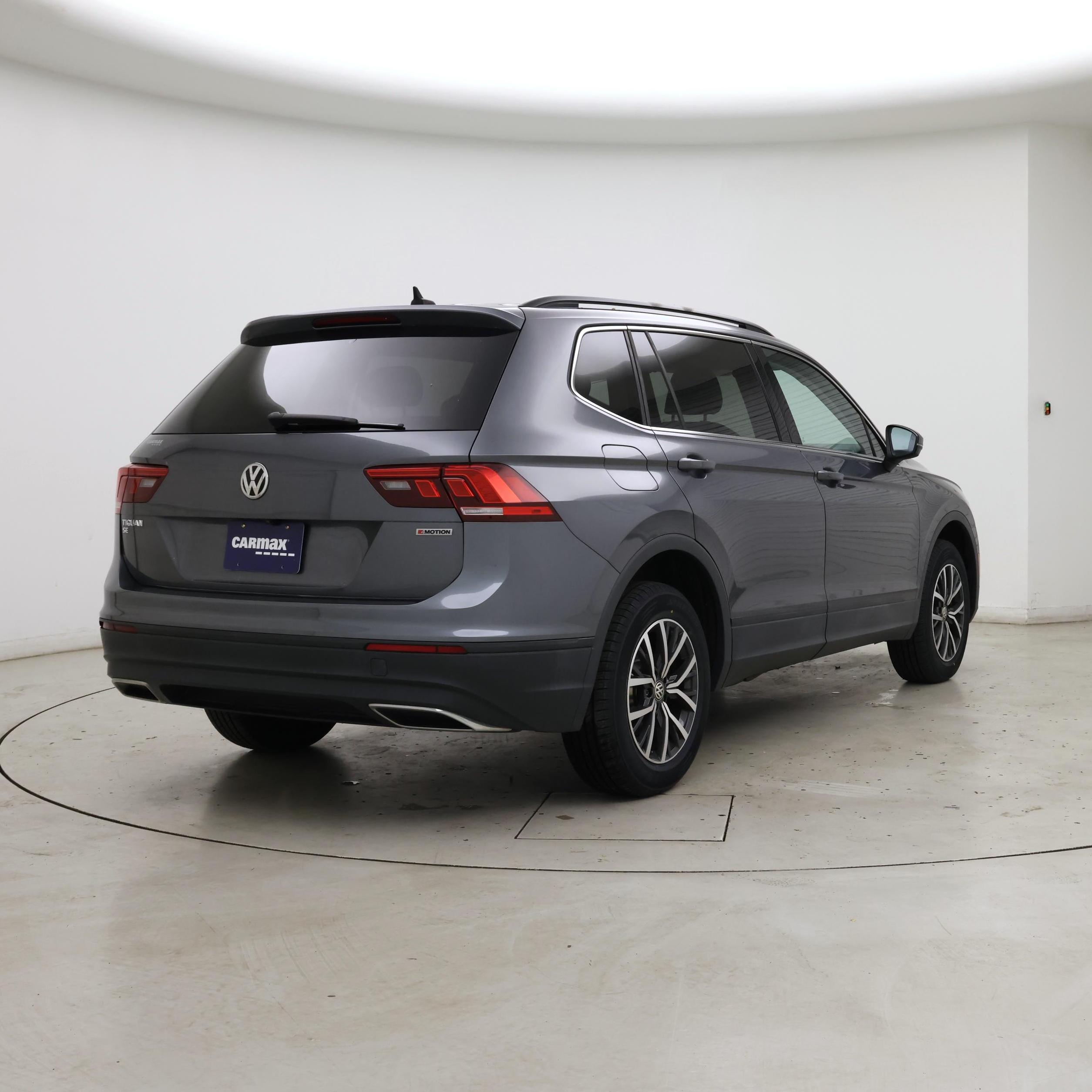 Thumbnail: 2019 Volkswagen Tiguan - 8
