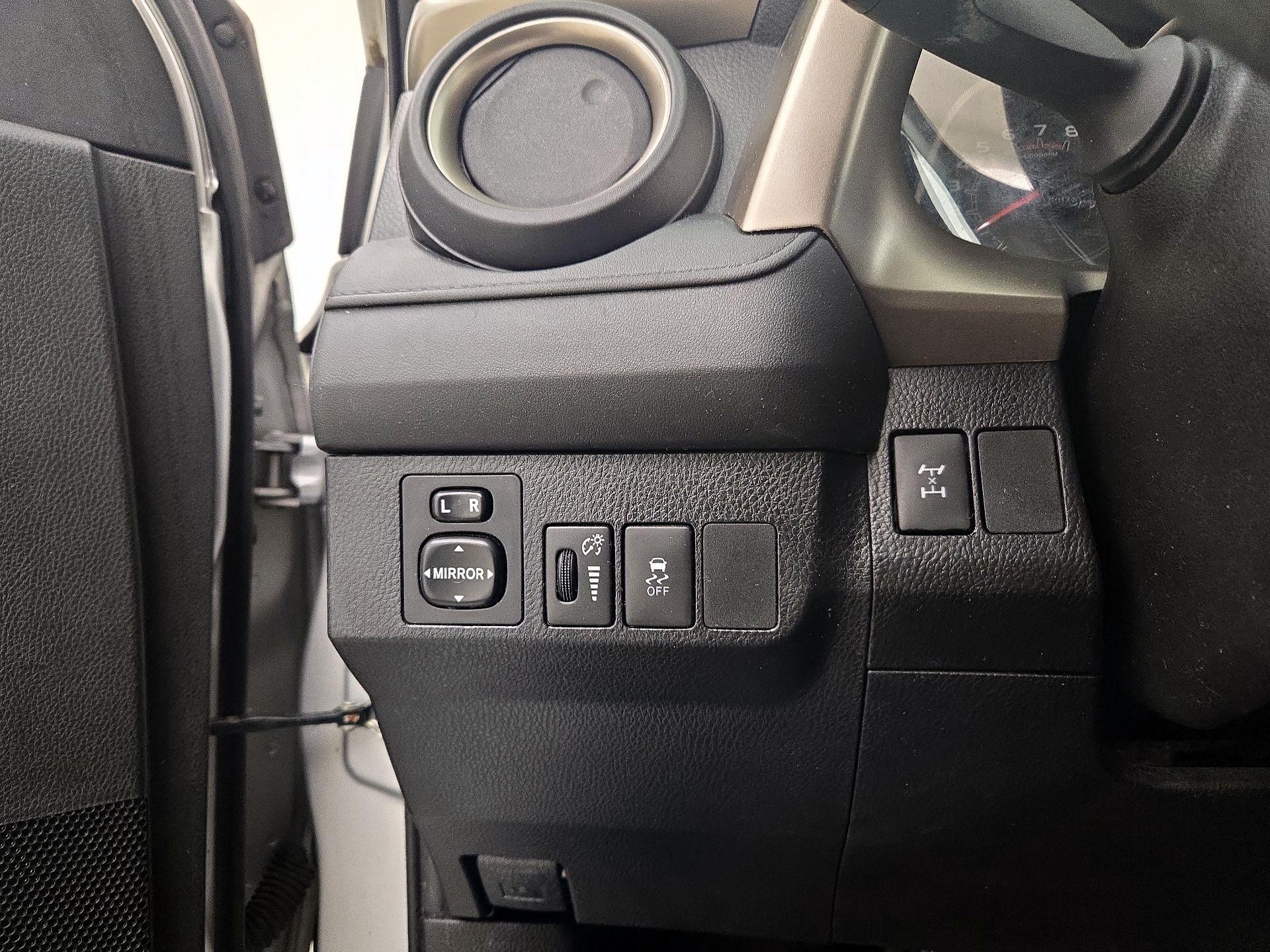 Thumbnail: 2014 Toyota RAV4 - 13