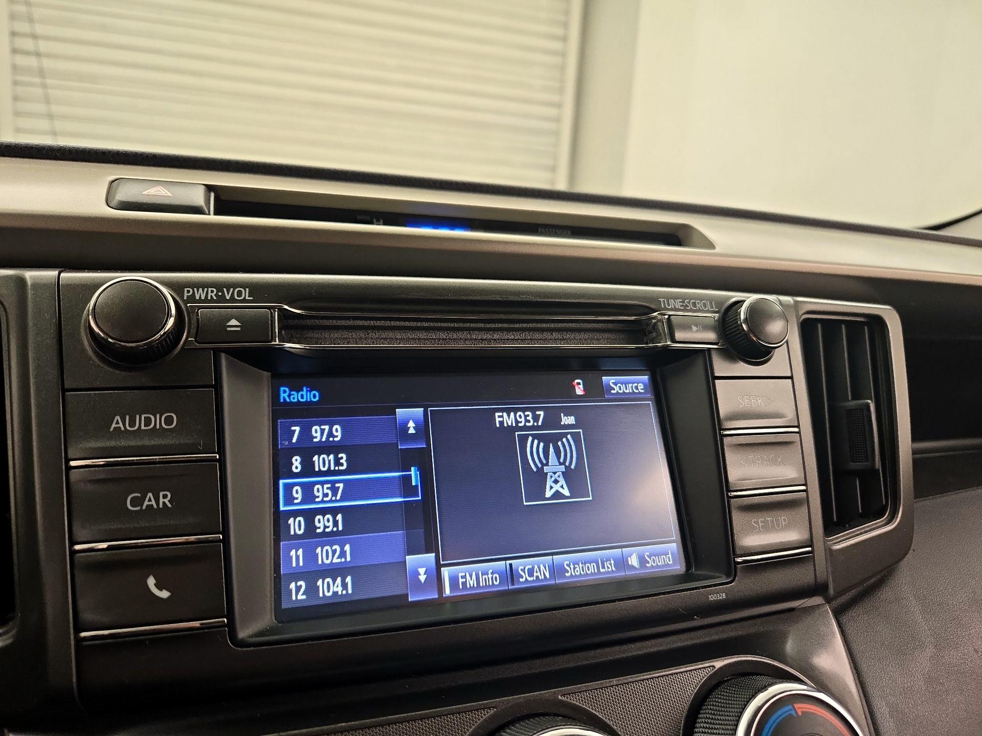 Thumbnail: 2014 Toyota RAV4 - 15