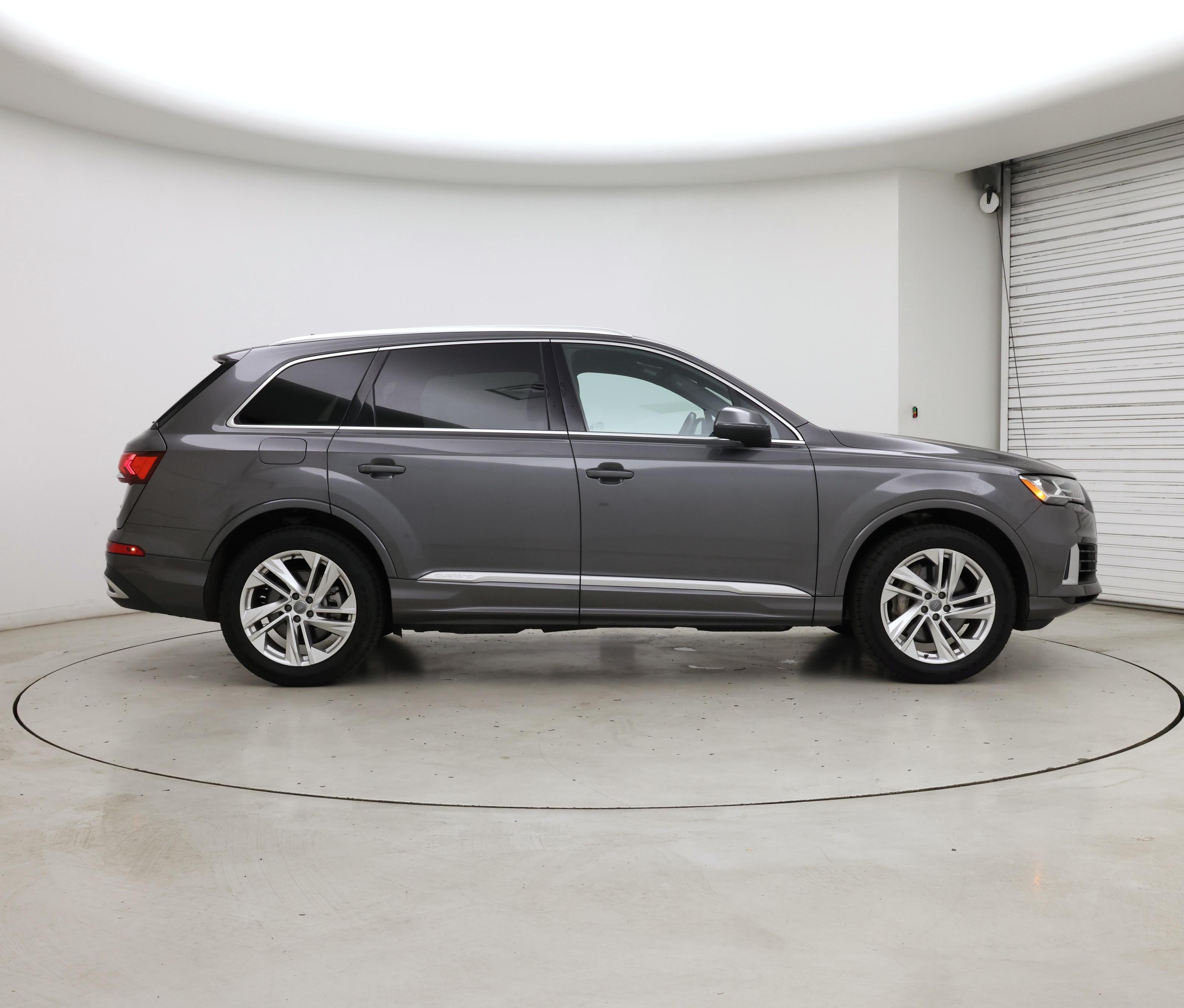 Thumbnail: 2020 Audi Q7 - 7