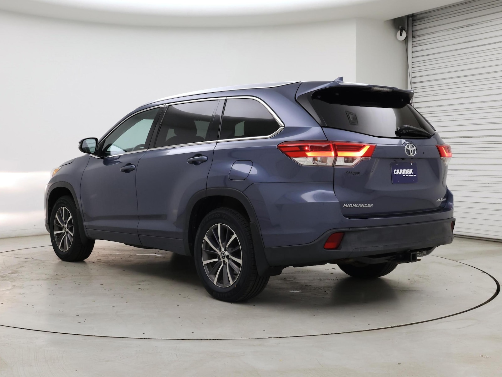 2017 Toyota Highlander XLE - Photo 3