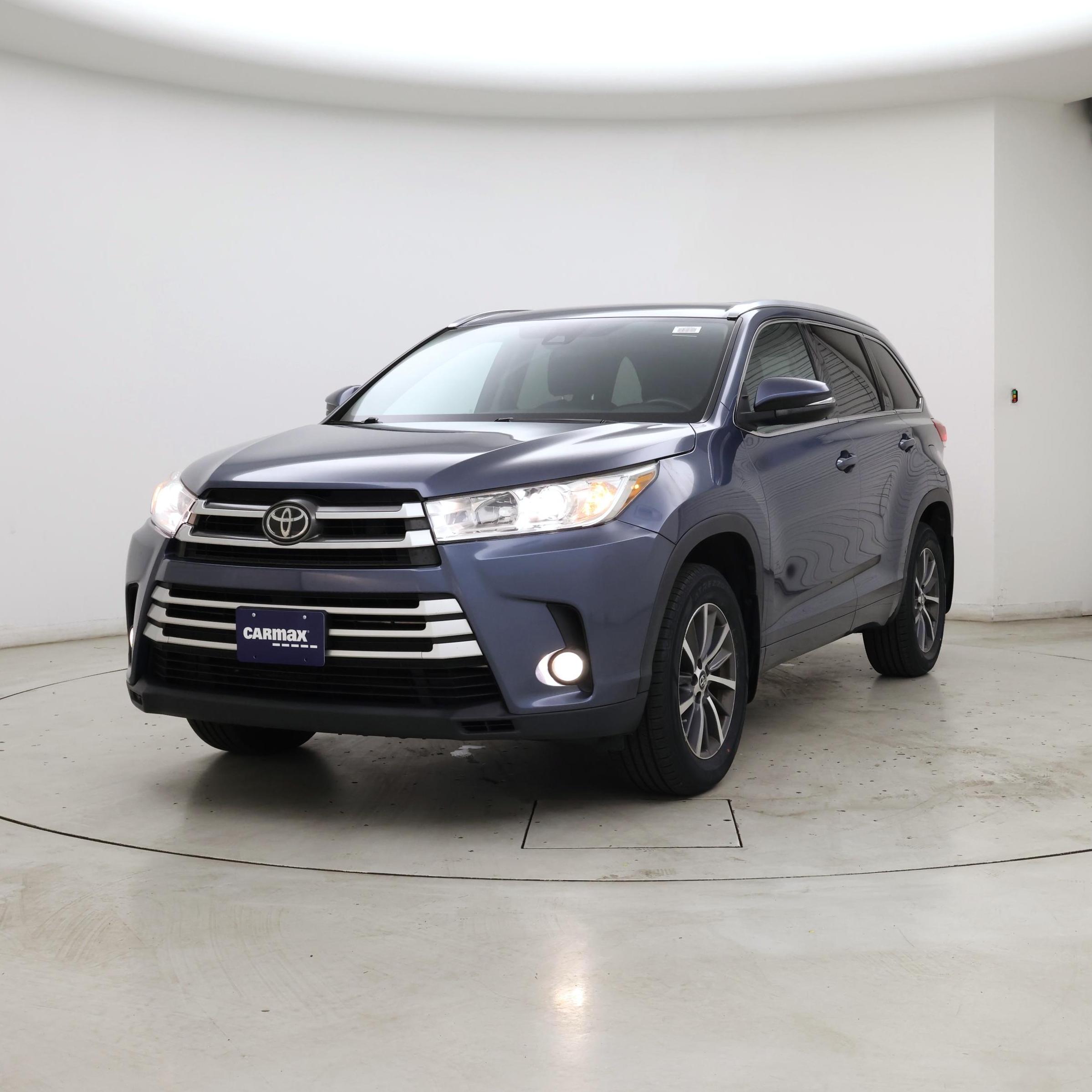 Thumbnail: 2017 Toyota Highlander - 4
