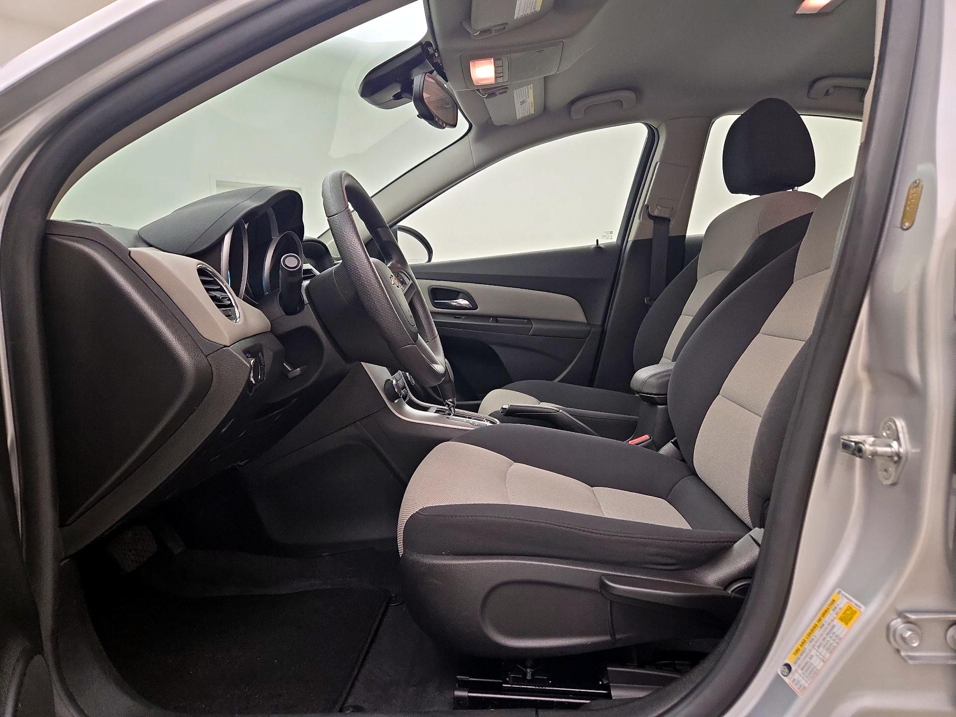 Thumbnail: 2015 Chevrolet Cruze - 11