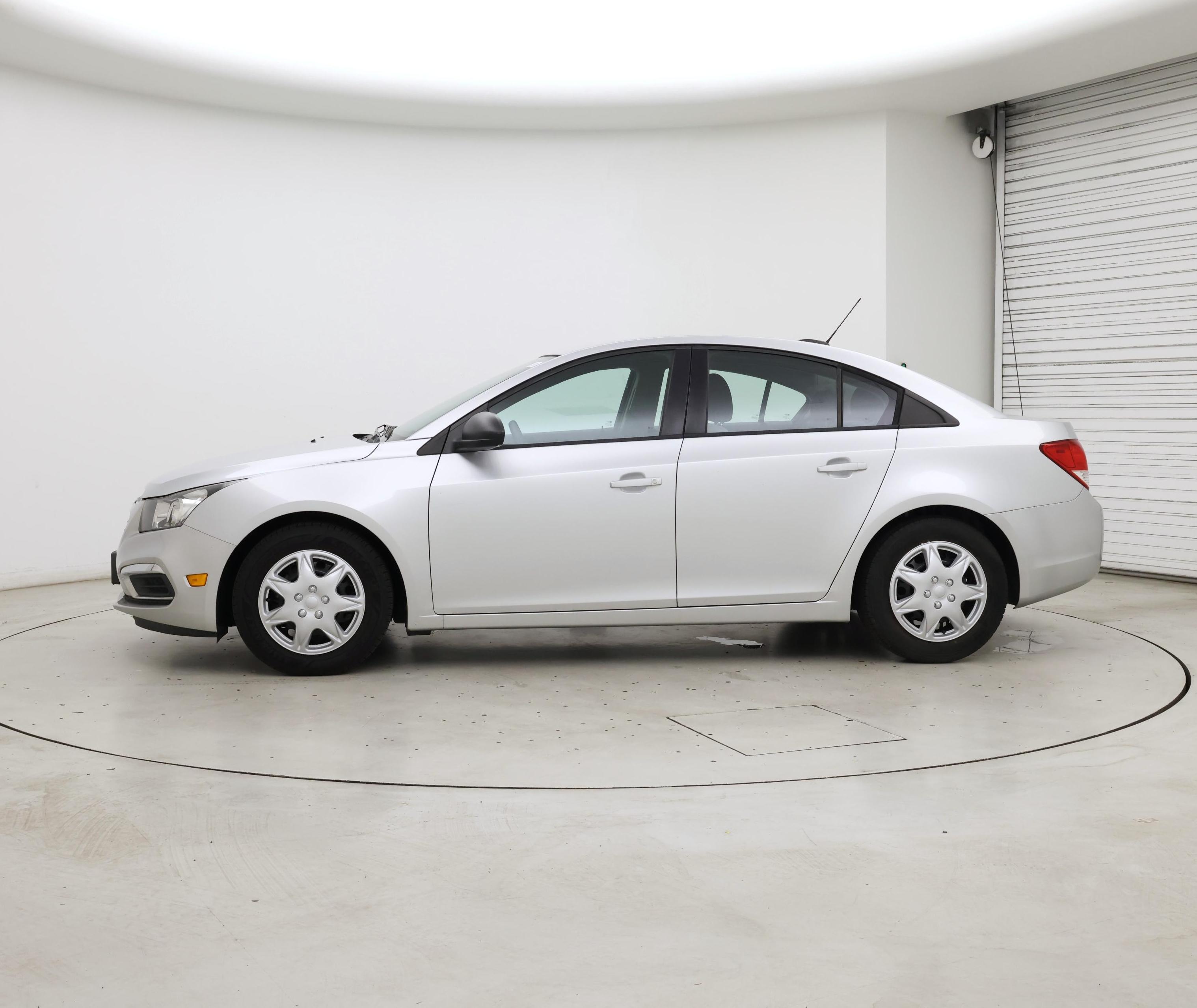 Thumbnail: 2015 Chevrolet Cruze - 3