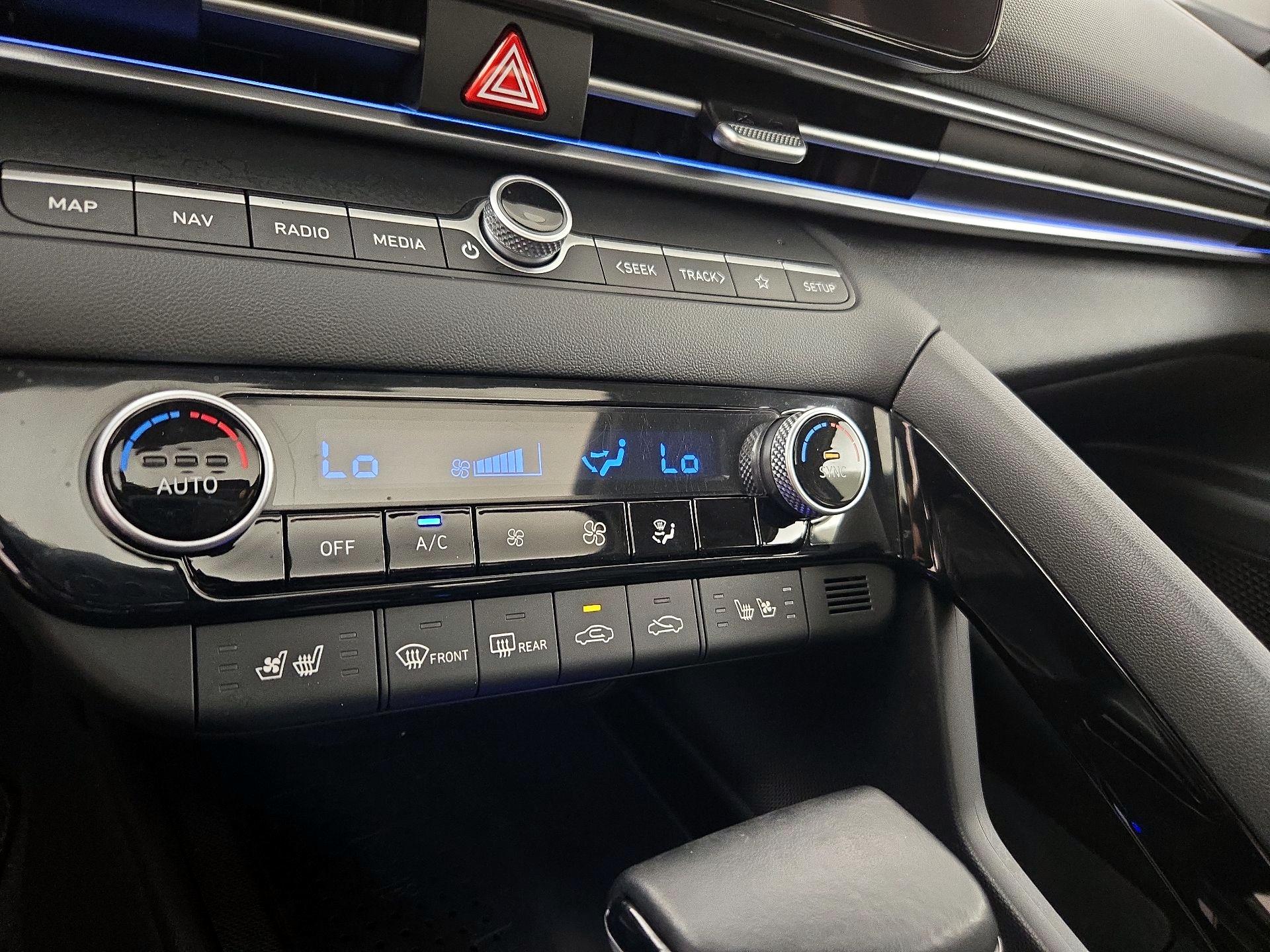 Thumbnail: 2023 Hyundai Elantra - 17