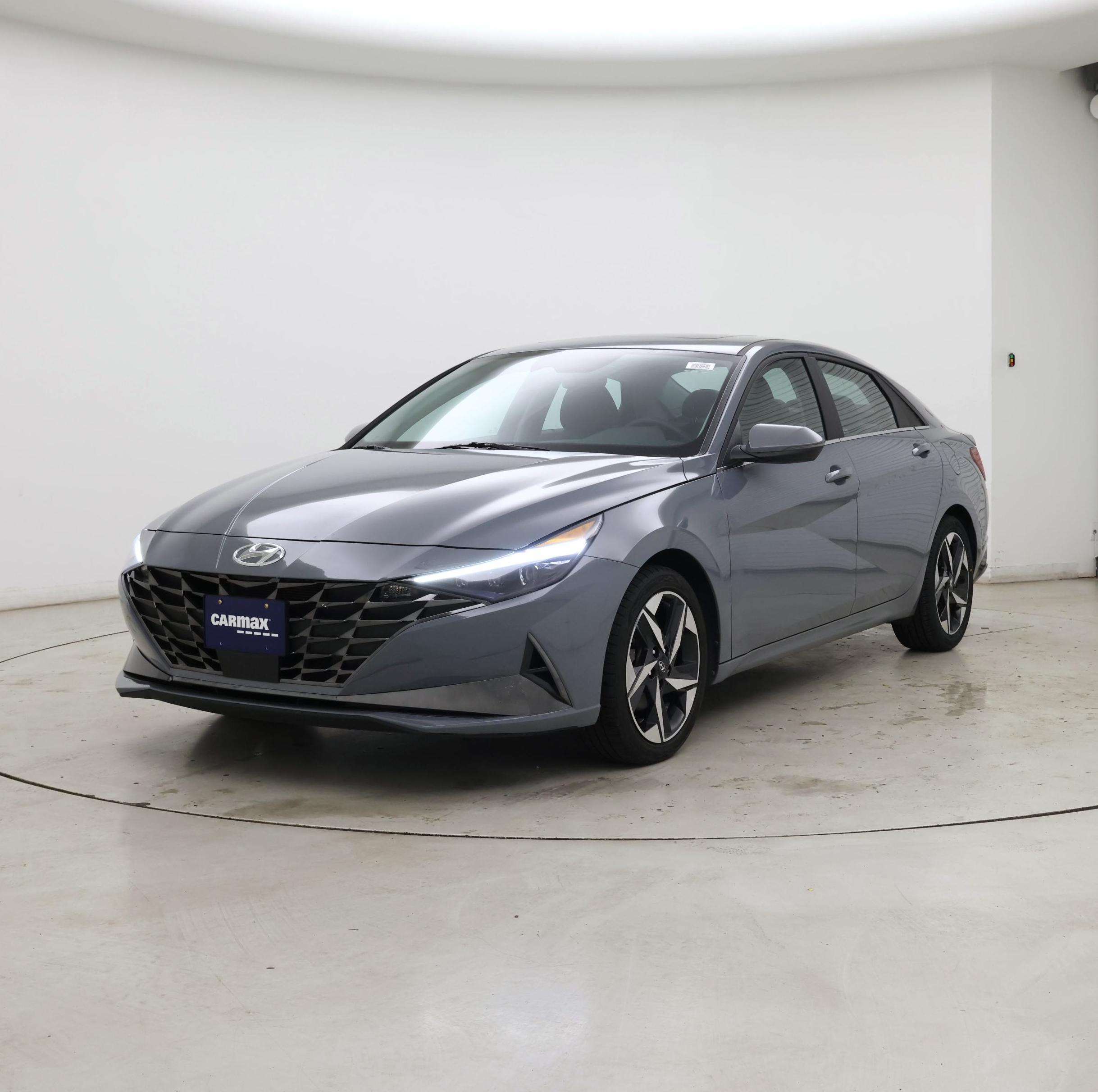 Thumbnail: 2023 Hyundai Elantra - 4
