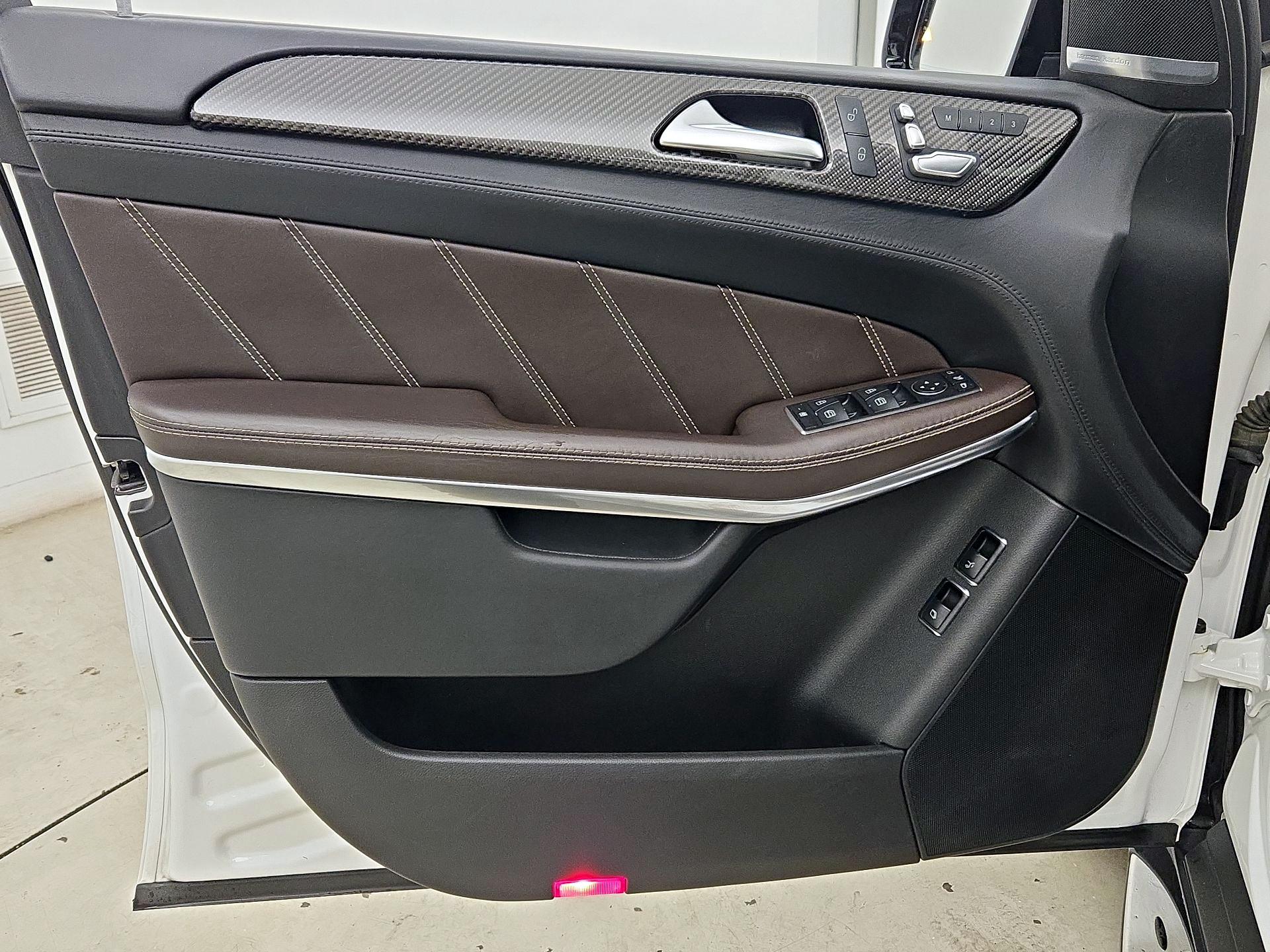 Thumbnail: 2018 Mercedes-Benz GL-Class - 12
