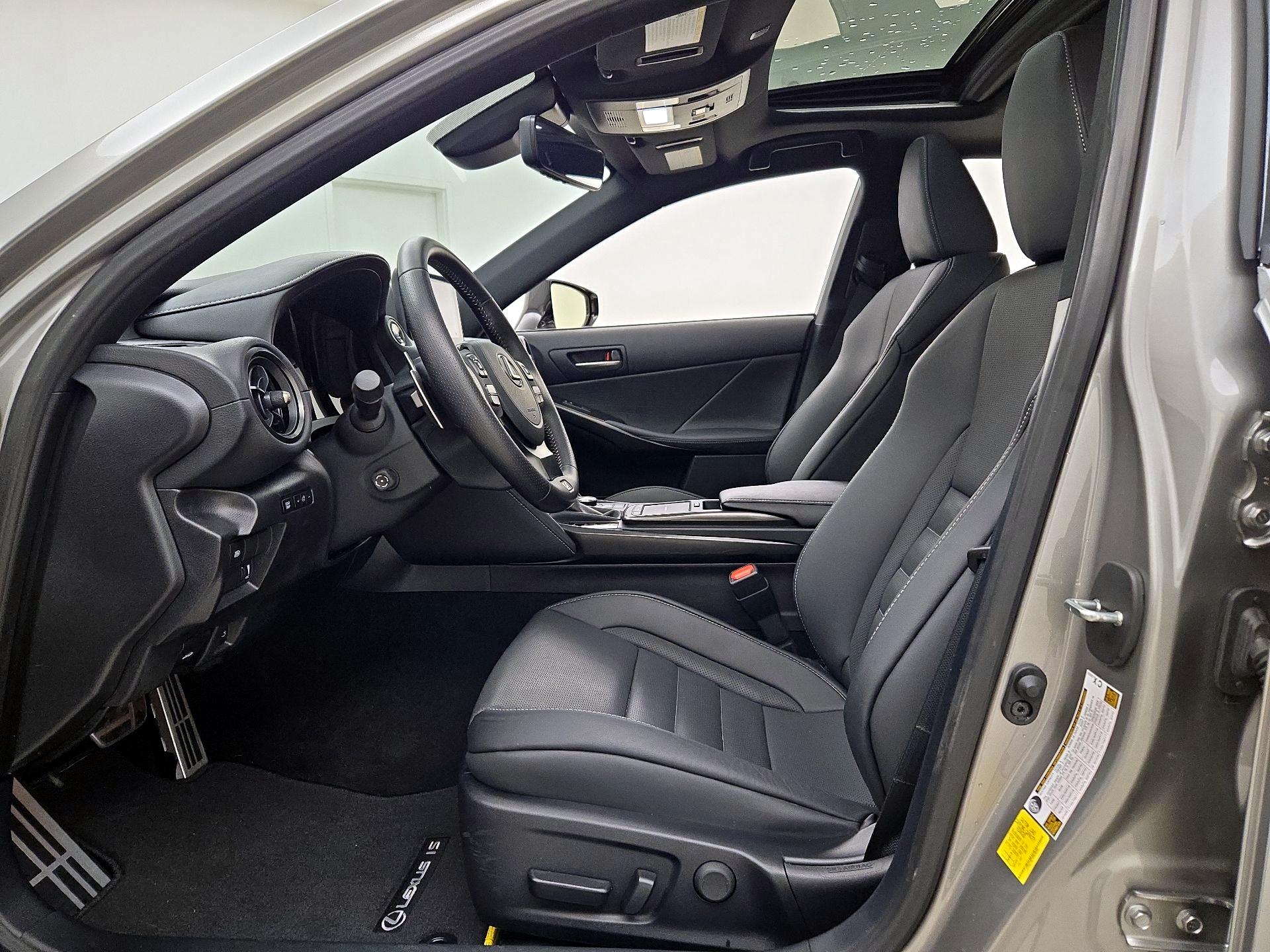 Thumbnail: 2023 Lexus IS - 11