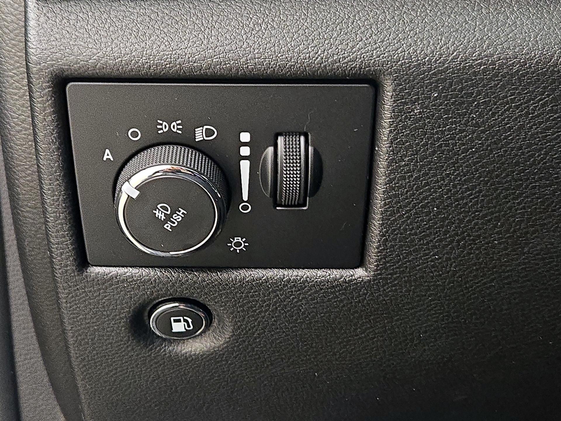 Thumbnail: 2018 Jeep Grand Cherokee - 13