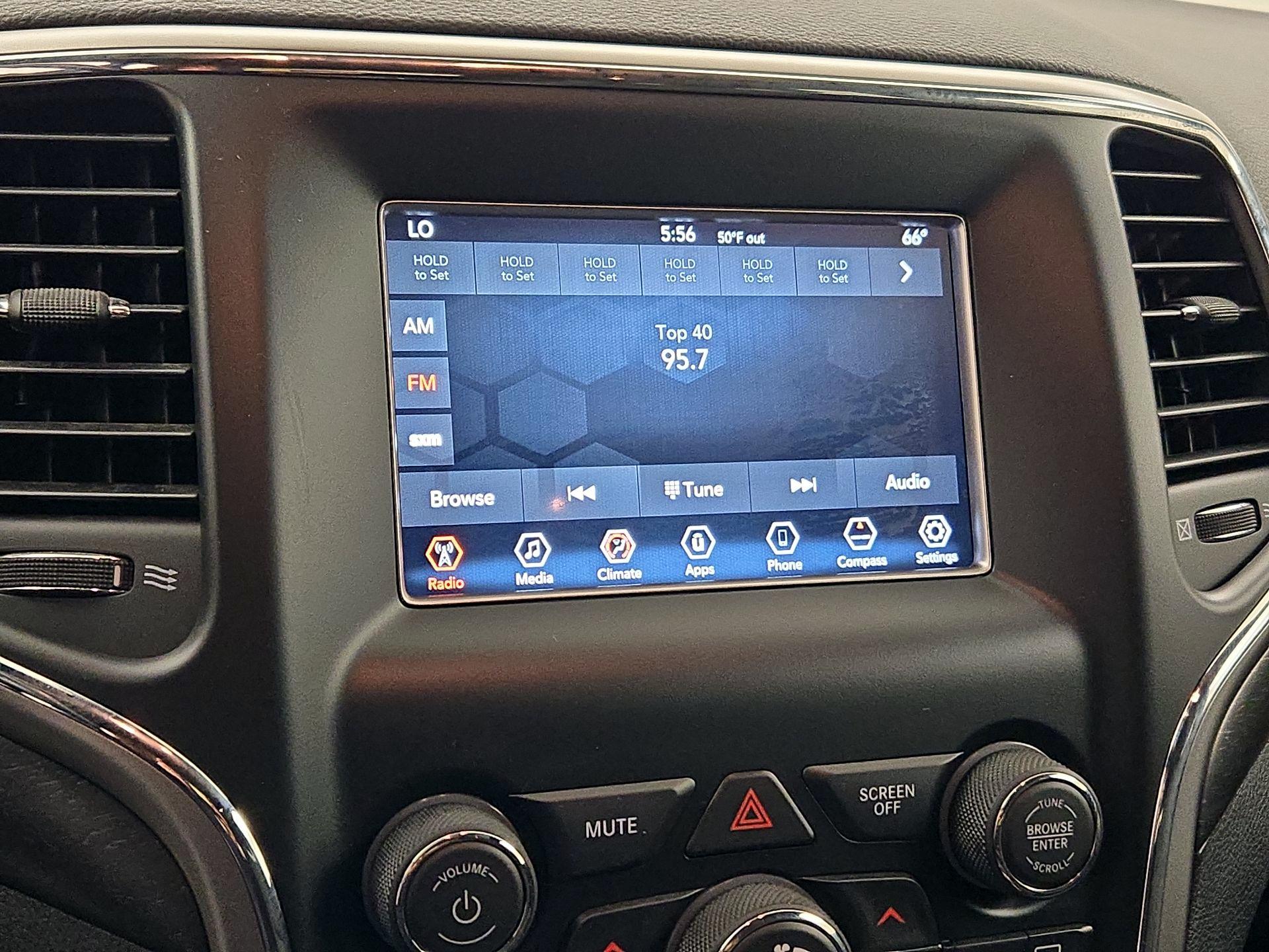 Thumbnail: 2018 Jeep Grand Cherokee - 15