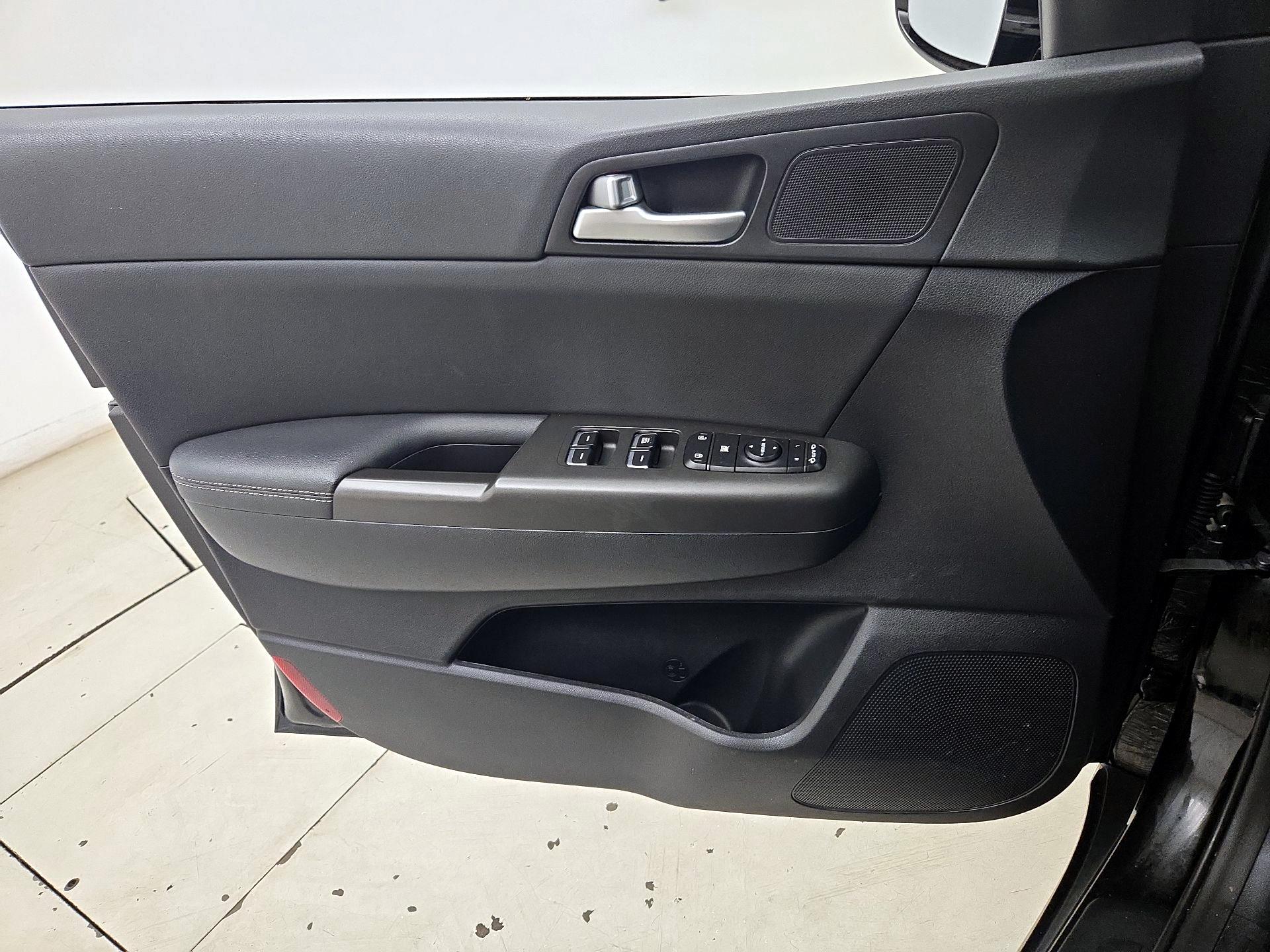 Thumbnail: 2021 Kia Sportage - 12