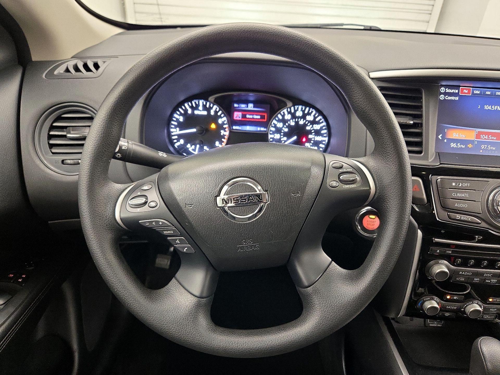 Thumbnail: 2019 Nissan Pathfinder - 10