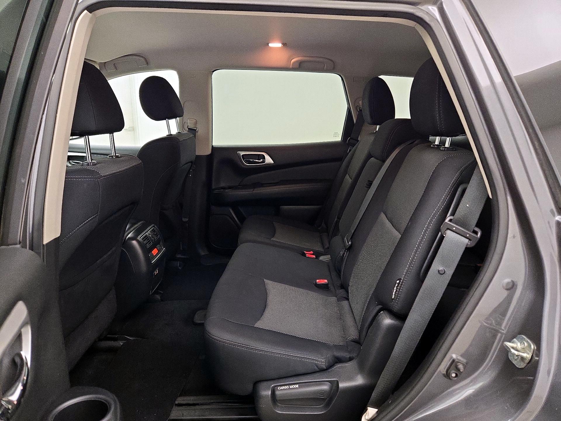Thumbnail: 2019 Nissan Pathfinder - 19