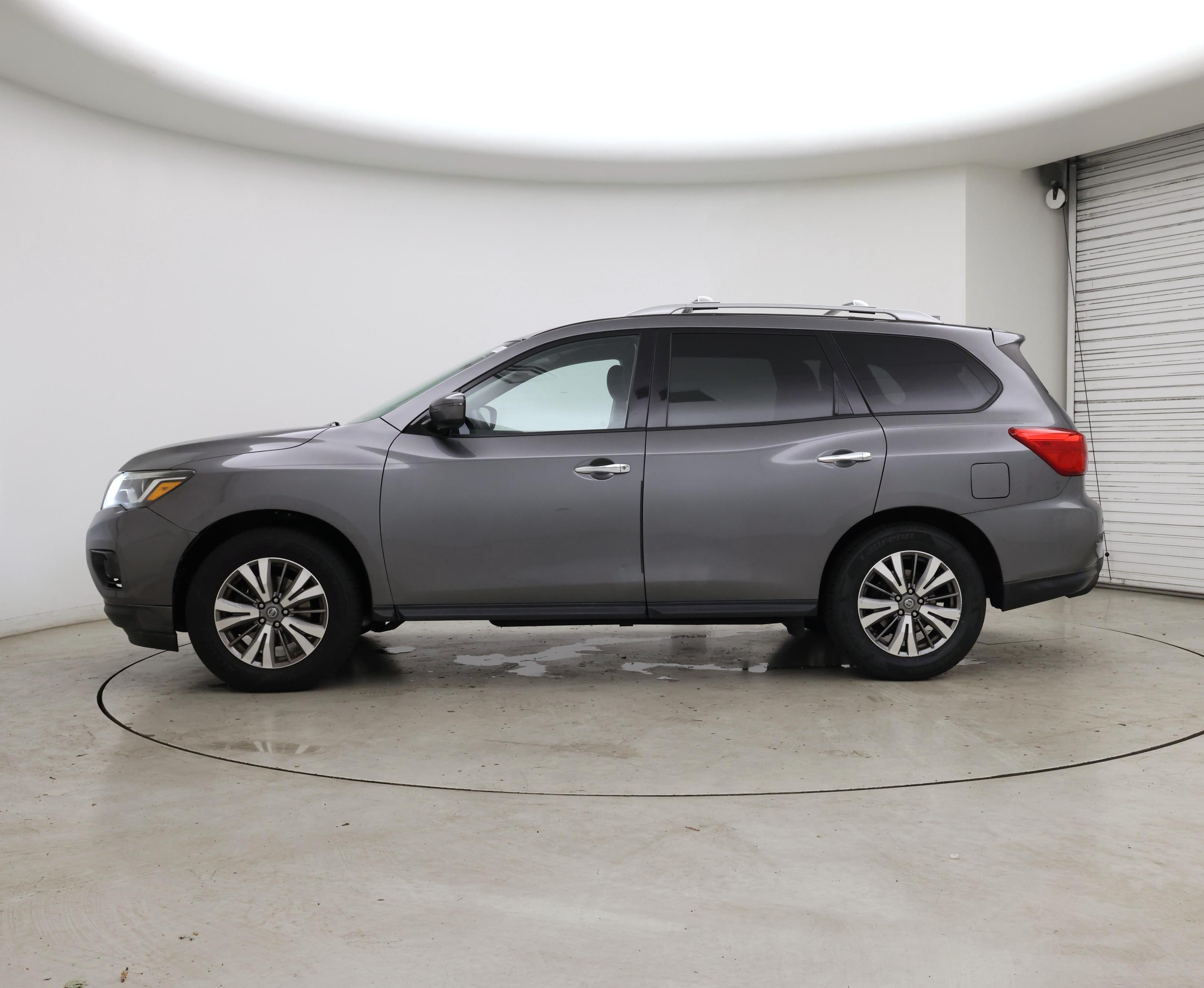 Thumbnail: 2019 Nissan Pathfinder - 3