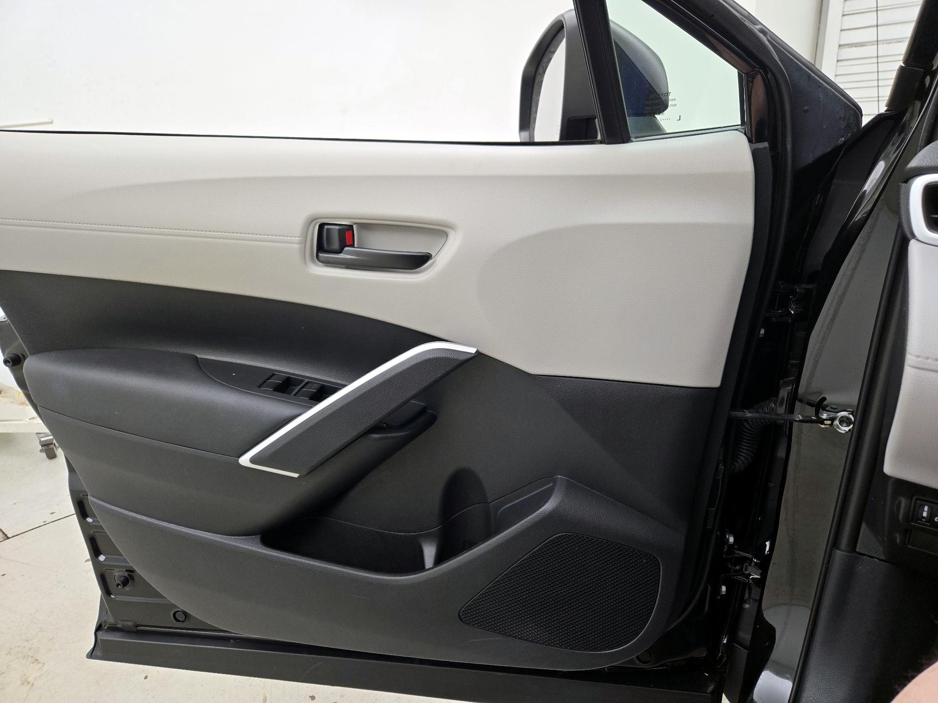 Thumbnail: 2022 Toyota Corolla Cross - 12