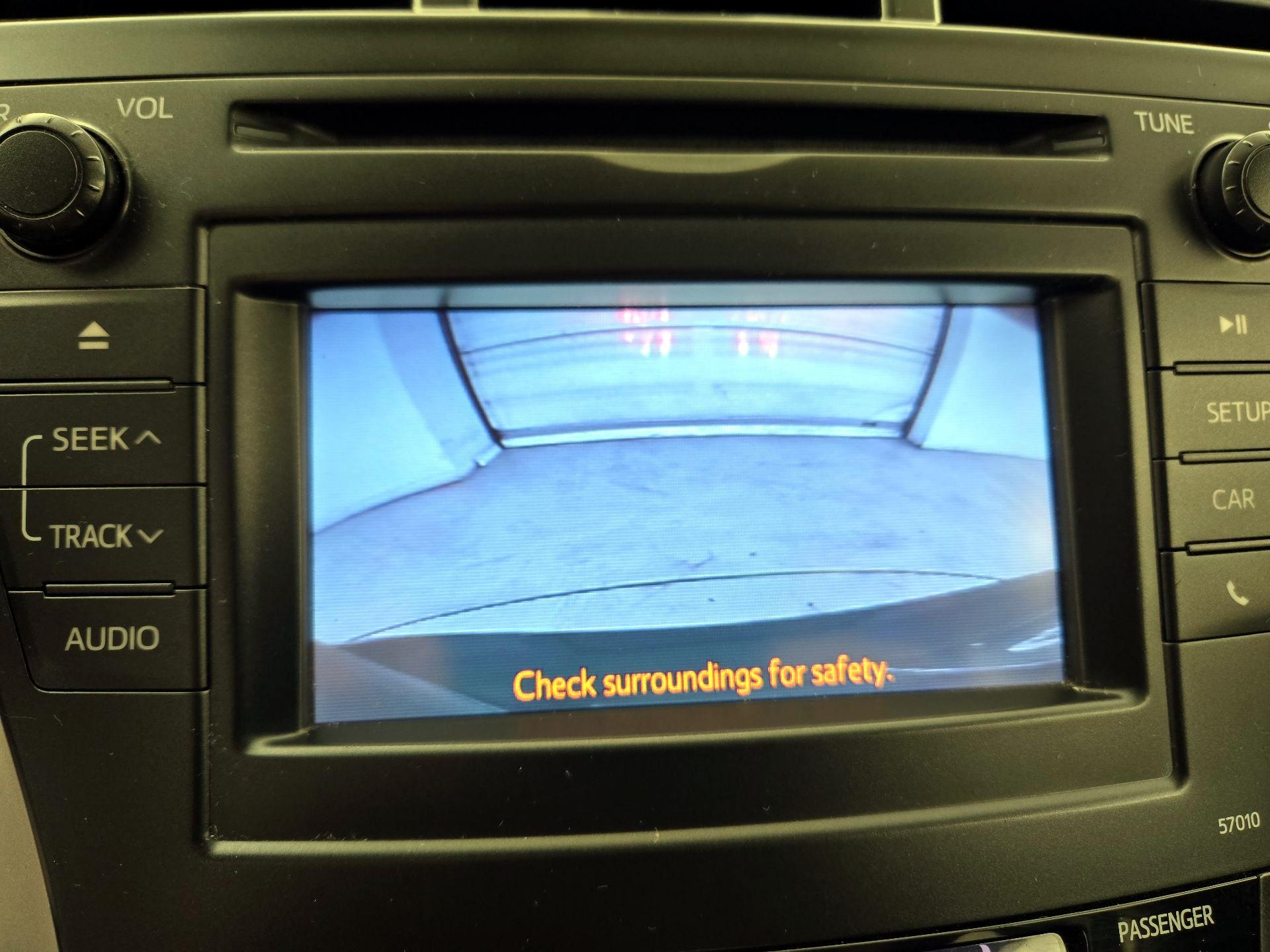 Thumbnail: 2014 Toyota Prius v - 13