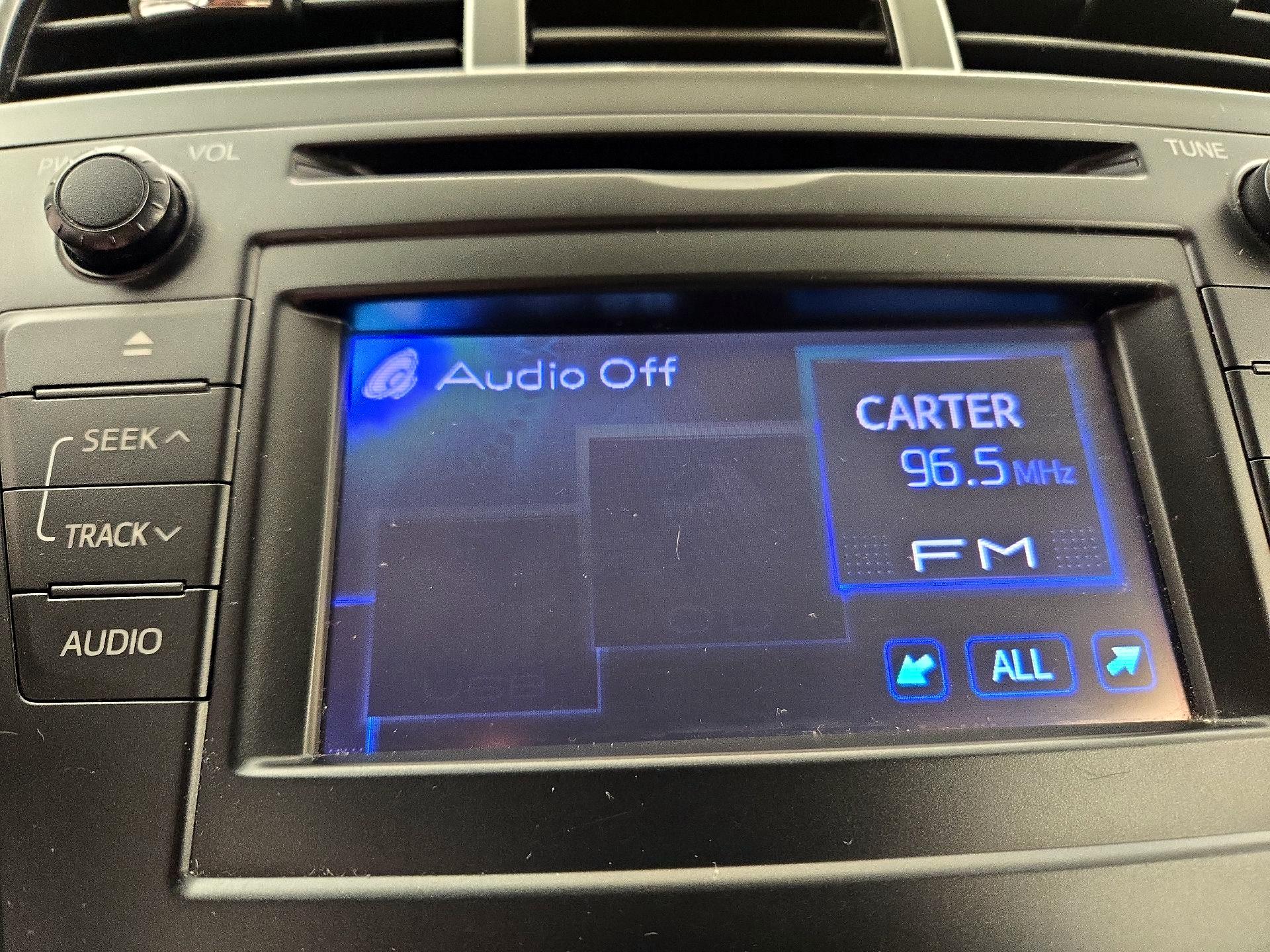 Thumbnail: 2014 Toyota Prius v - 14