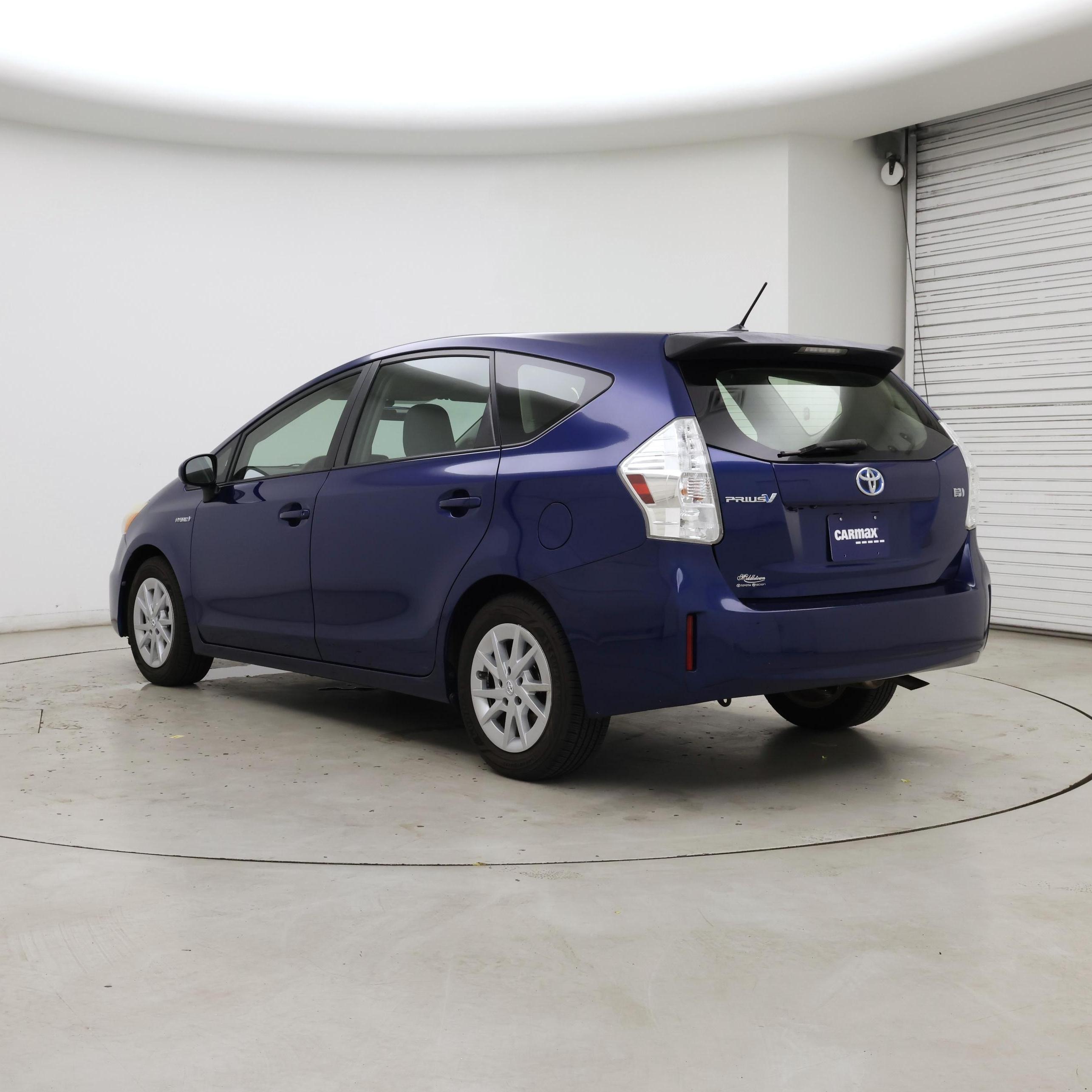 Thumbnail: 2014 Toyota Prius v - 2