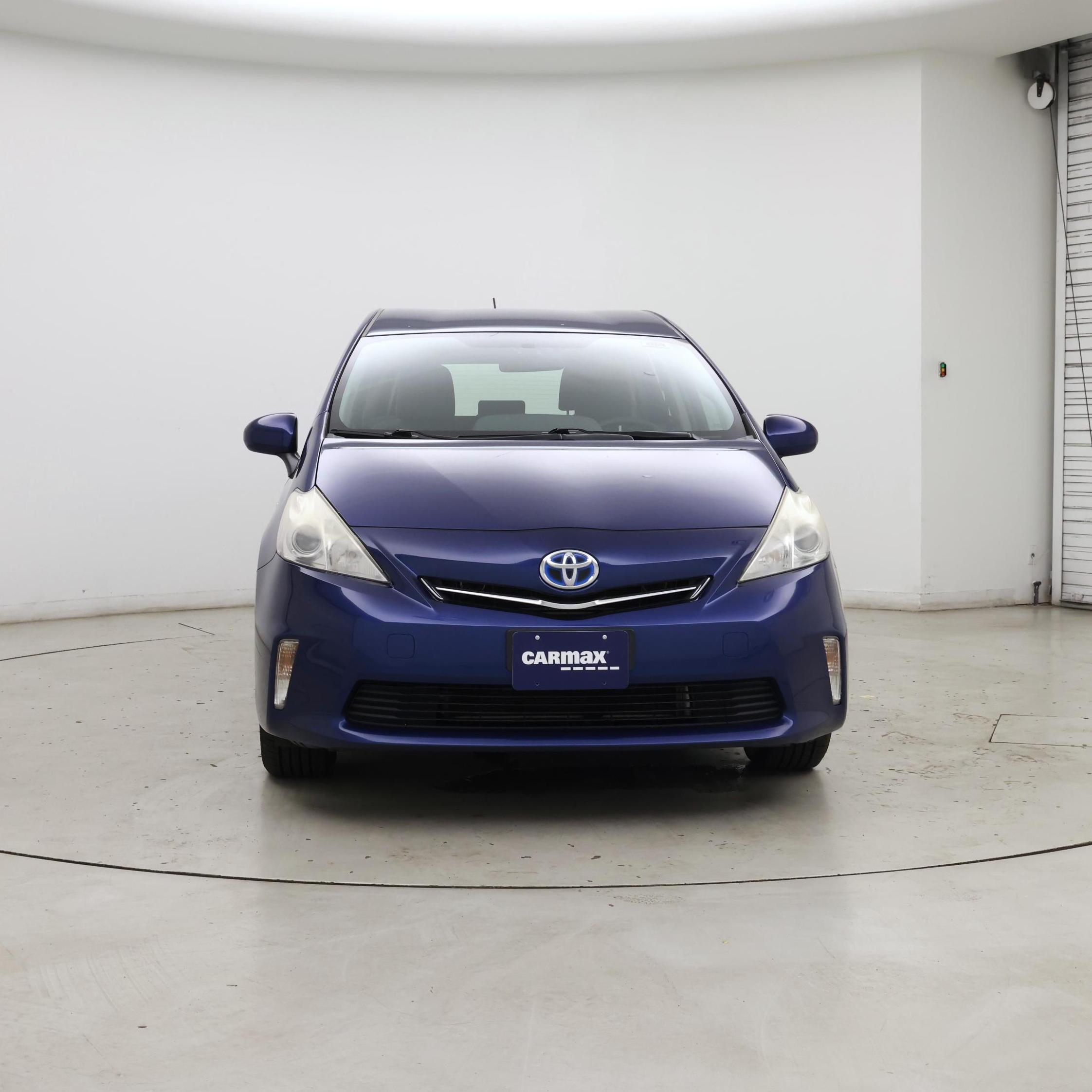 Thumbnail: 2014 Toyota Prius v - 5