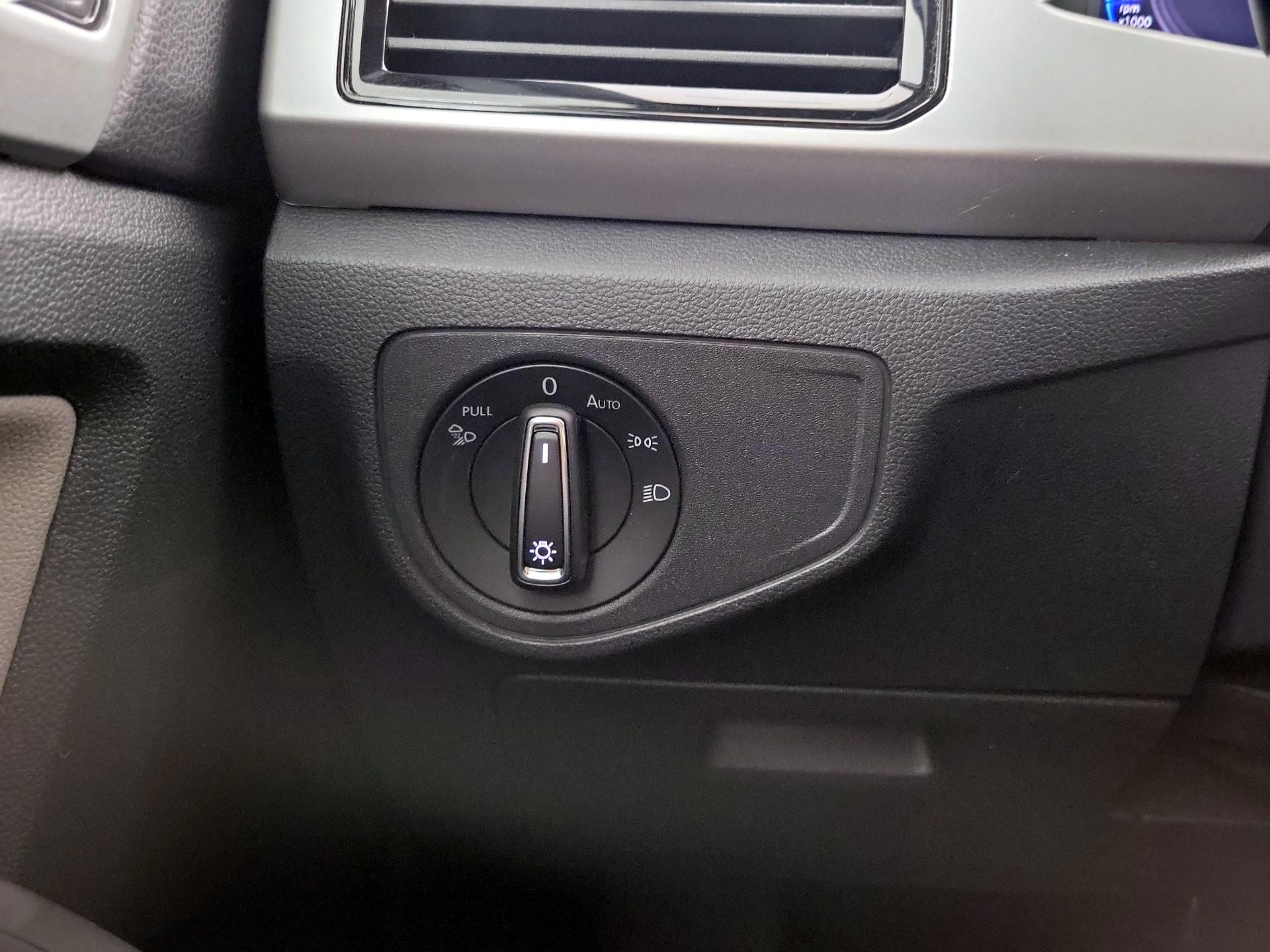 Thumbnail: 2023 Volkswagen Atlas - 13