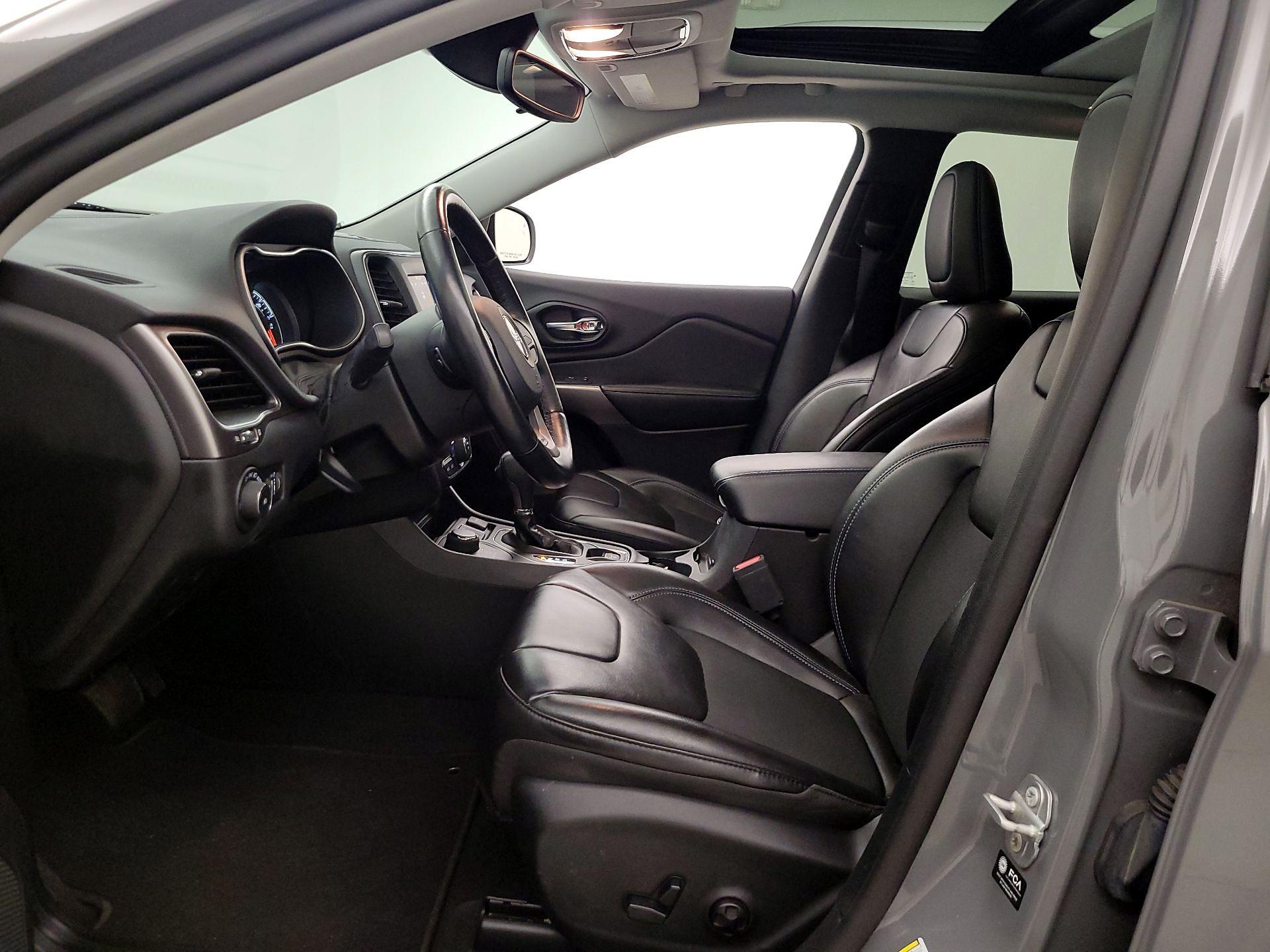 Thumbnail: 2021 Jeep Cherokee - 11
