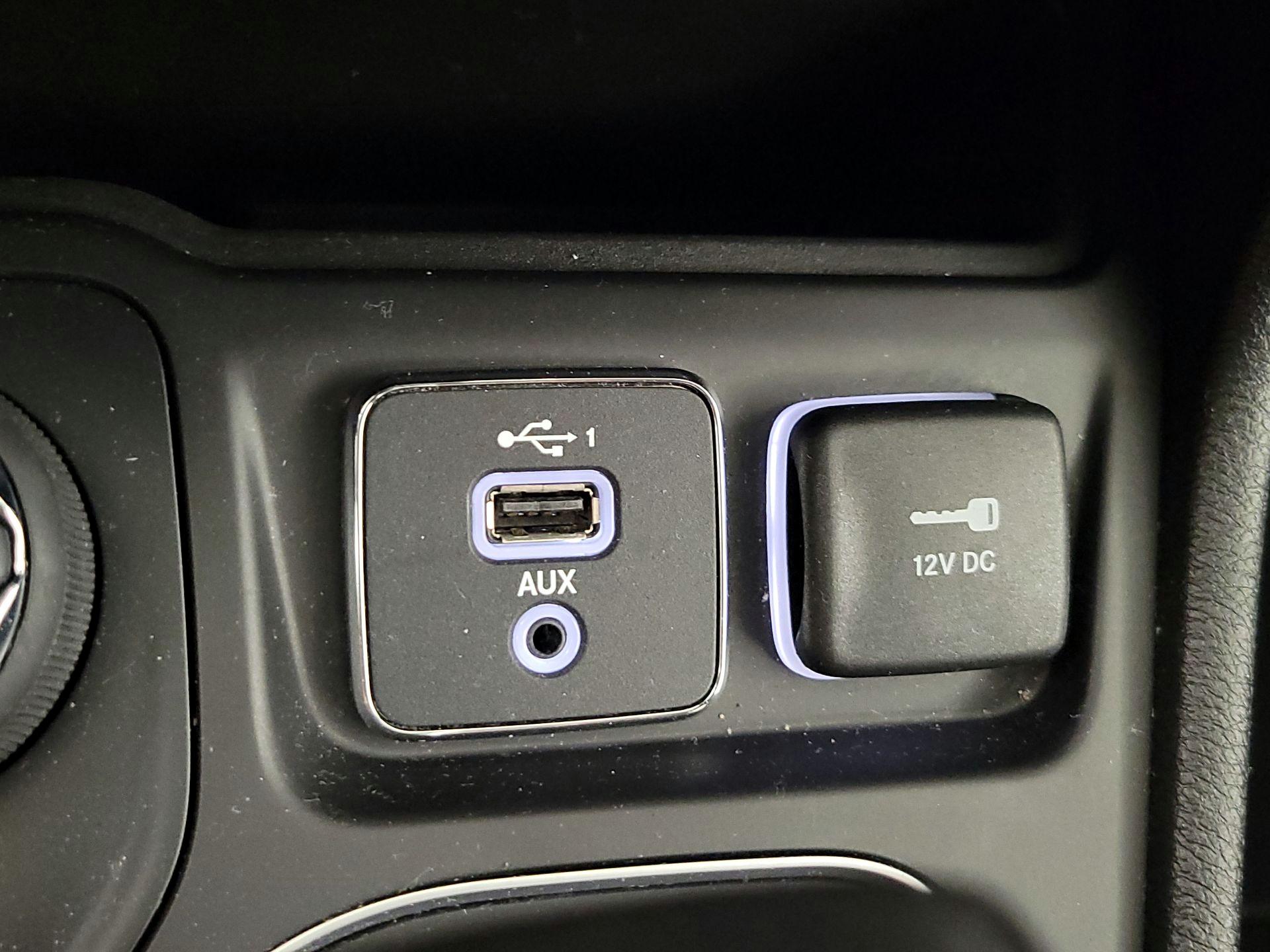 Thumbnail: 2021 Jeep Cherokee - 18