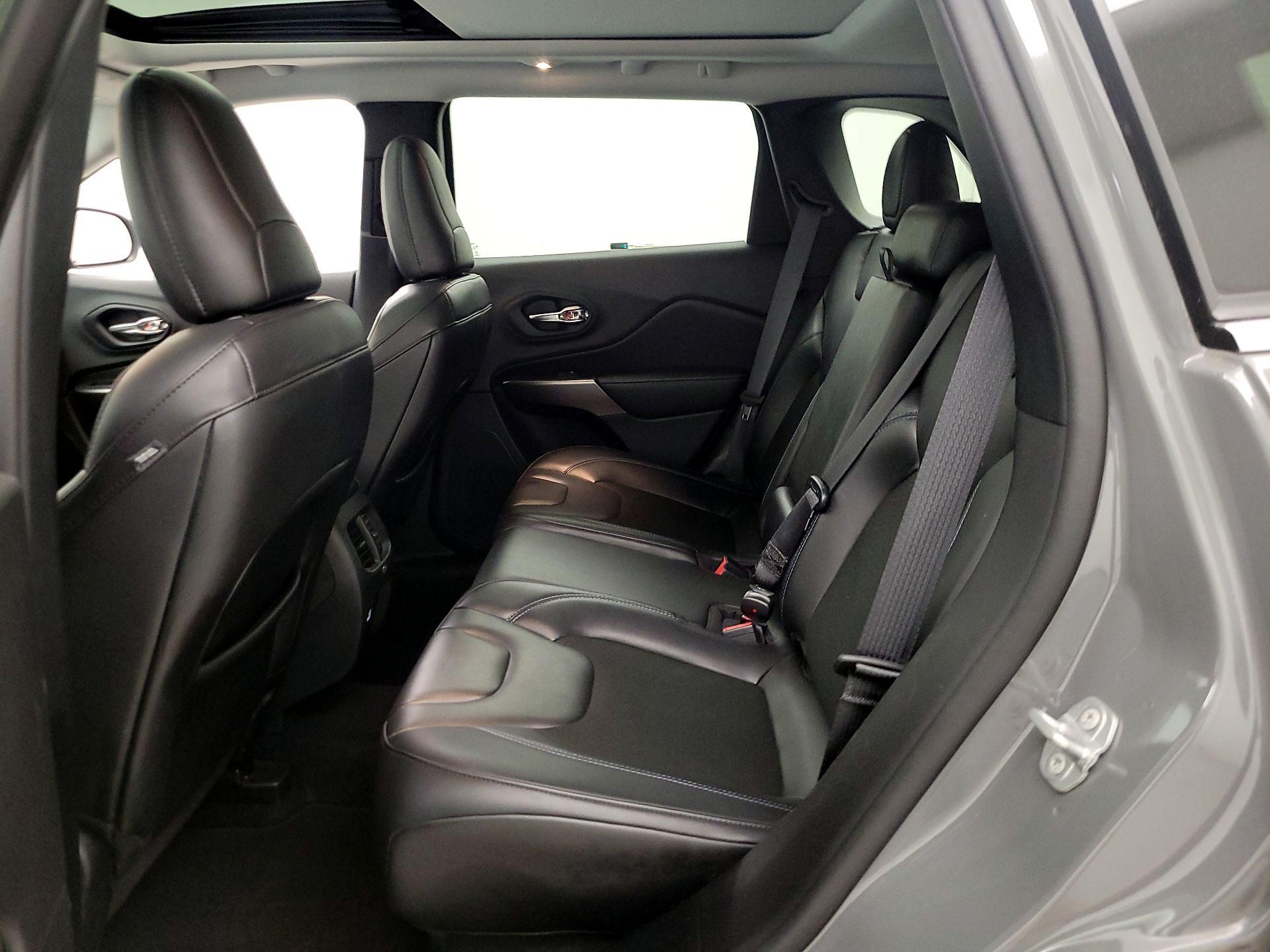 Thumbnail: 2021 Jeep Cherokee - 20