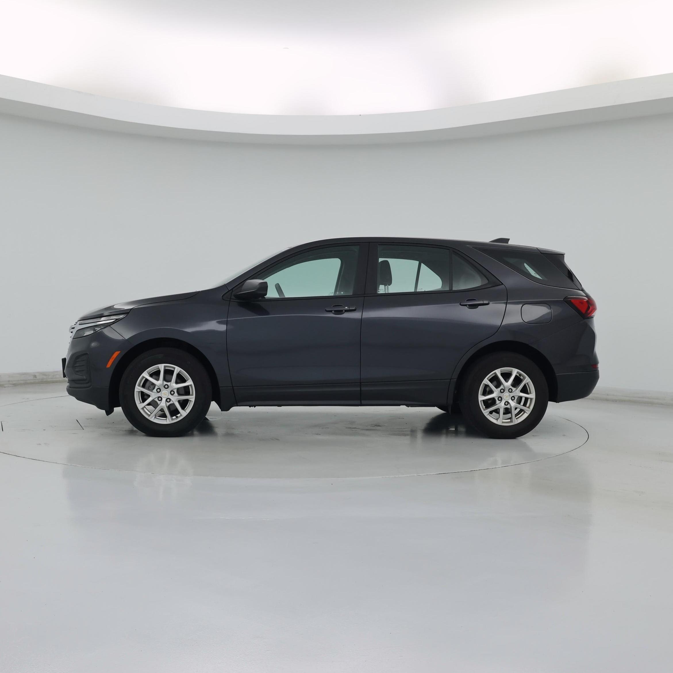 Thumbnail: 2022 Chevrolet Equinox - 3