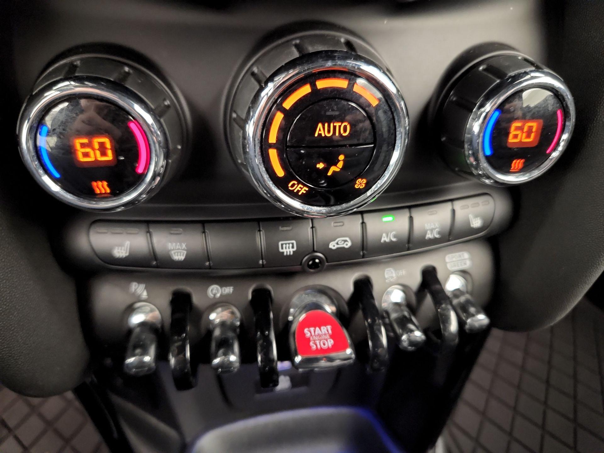 Thumbnail: 2023 MINI Cooper - 17