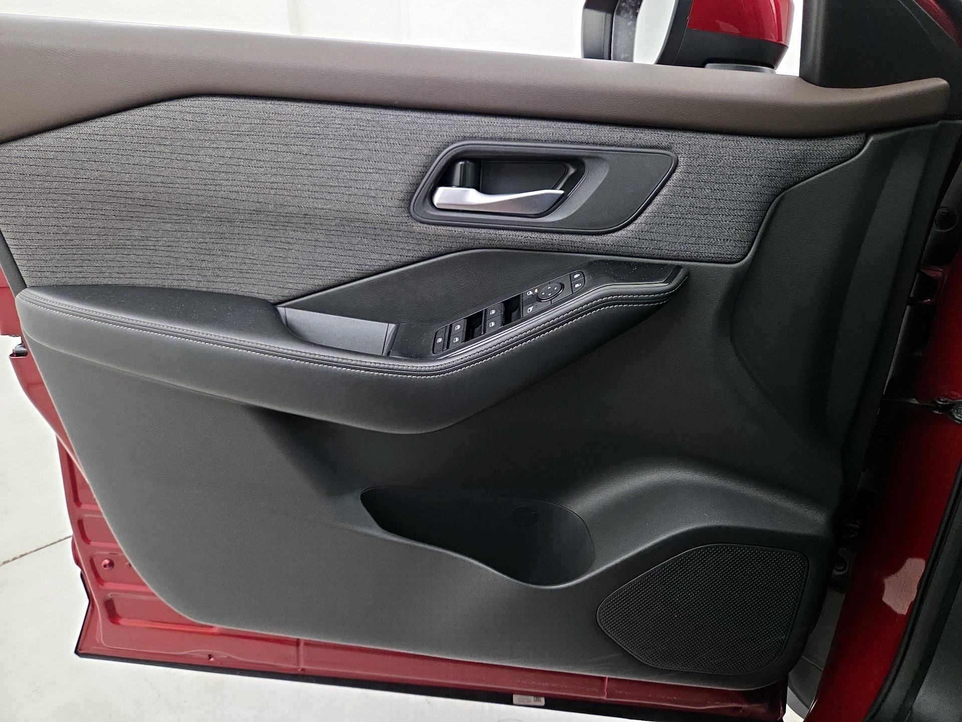 Thumbnail: 2023 Nissan Rogue - 12