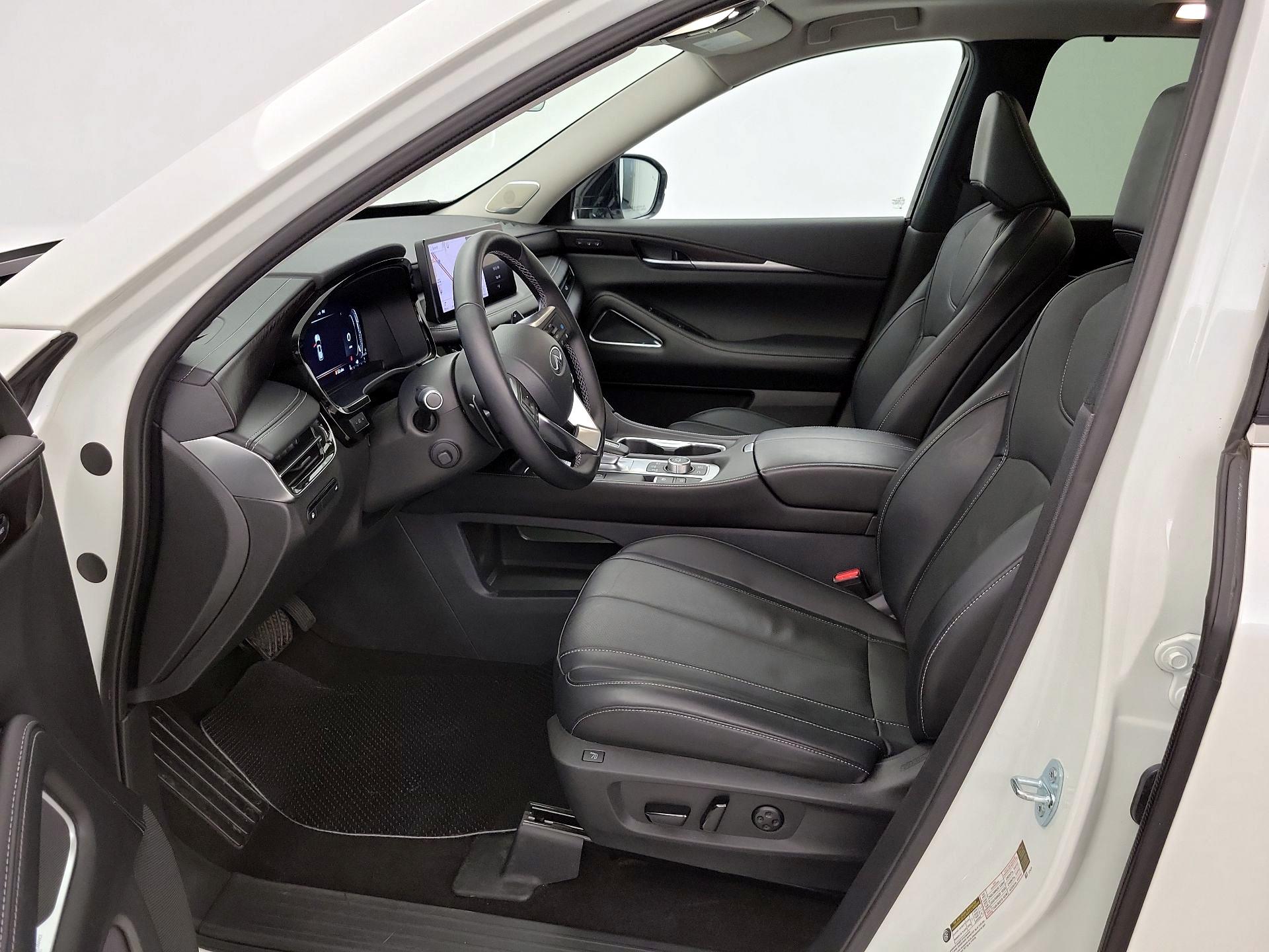 Thumbnail: 2023 INFINITI QX60 - 11