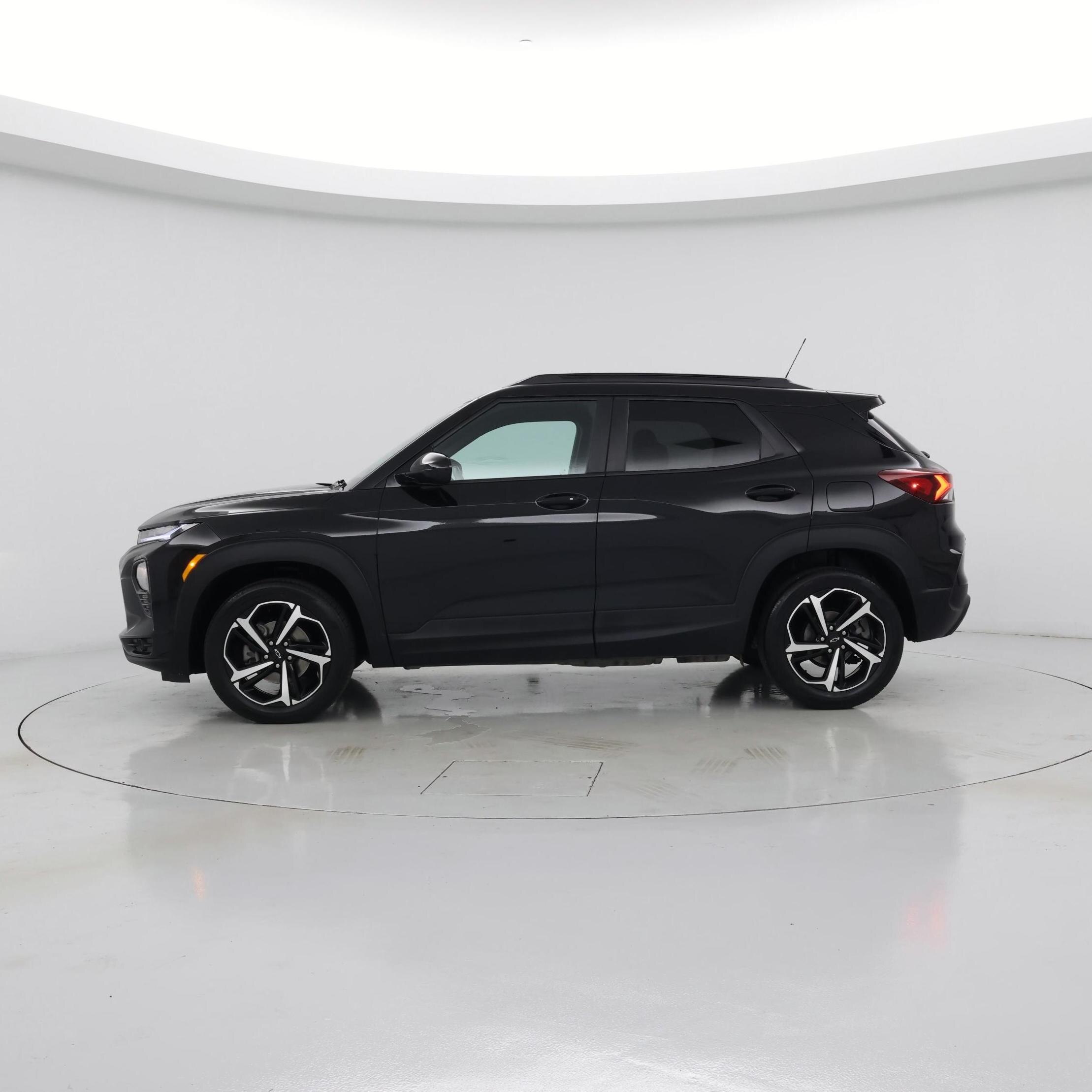 Thumbnail: 2023 Chevrolet TrailBlazer - 3