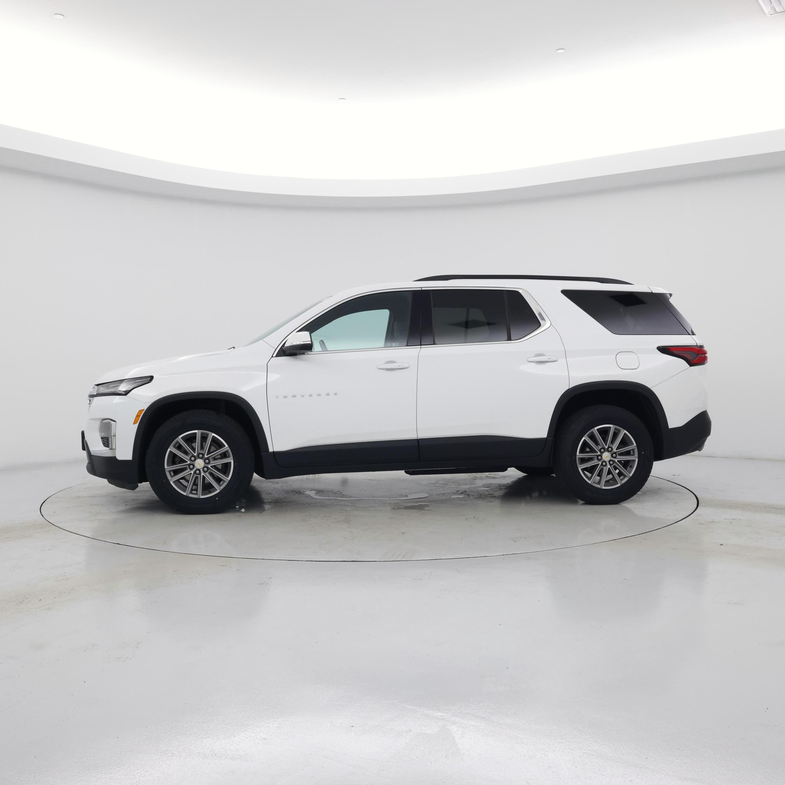 Thumbnail: 2022 Chevrolet Traverse - 3