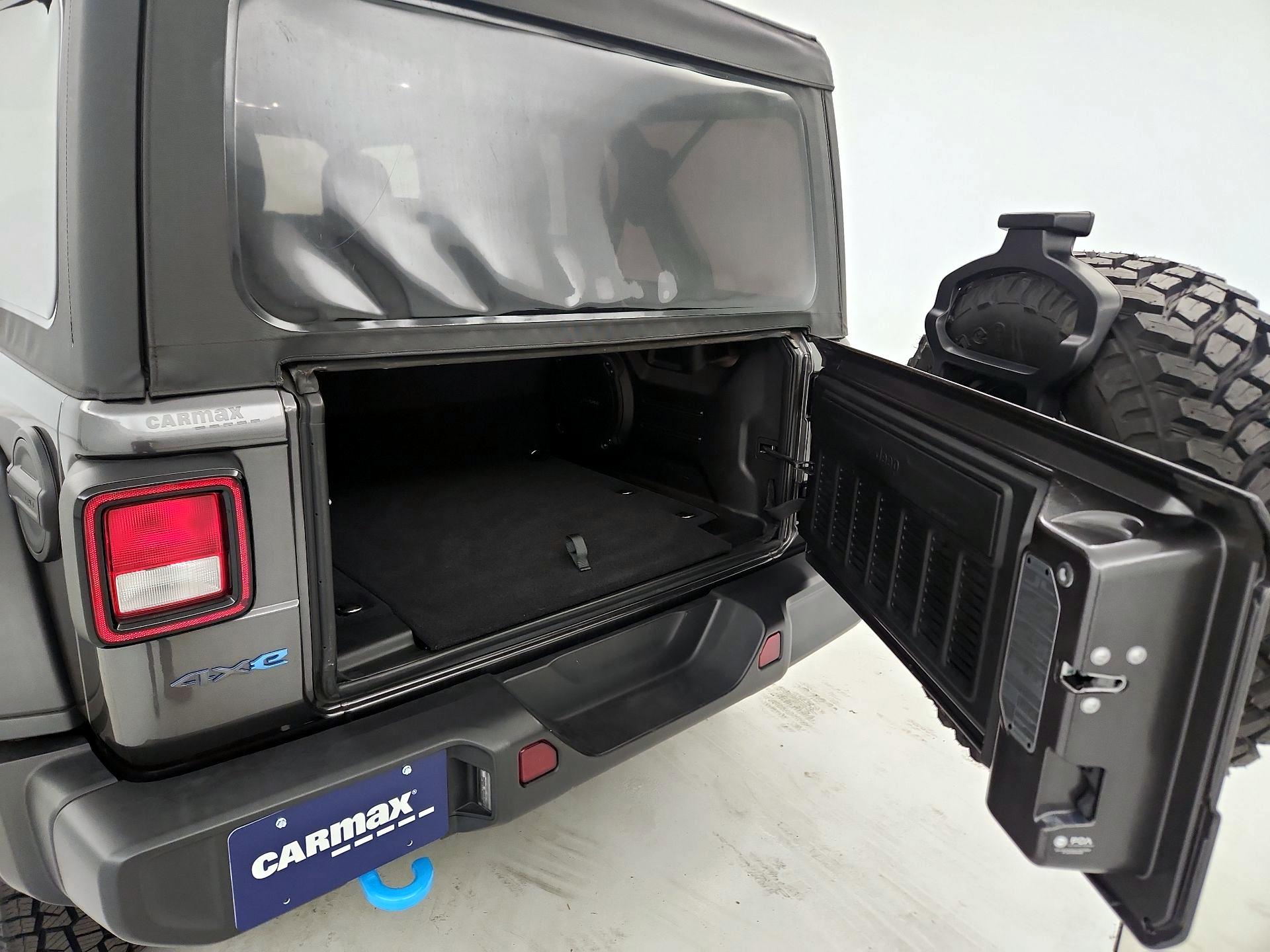 Thumbnail: 2023 Jeep Wrangler - 17
