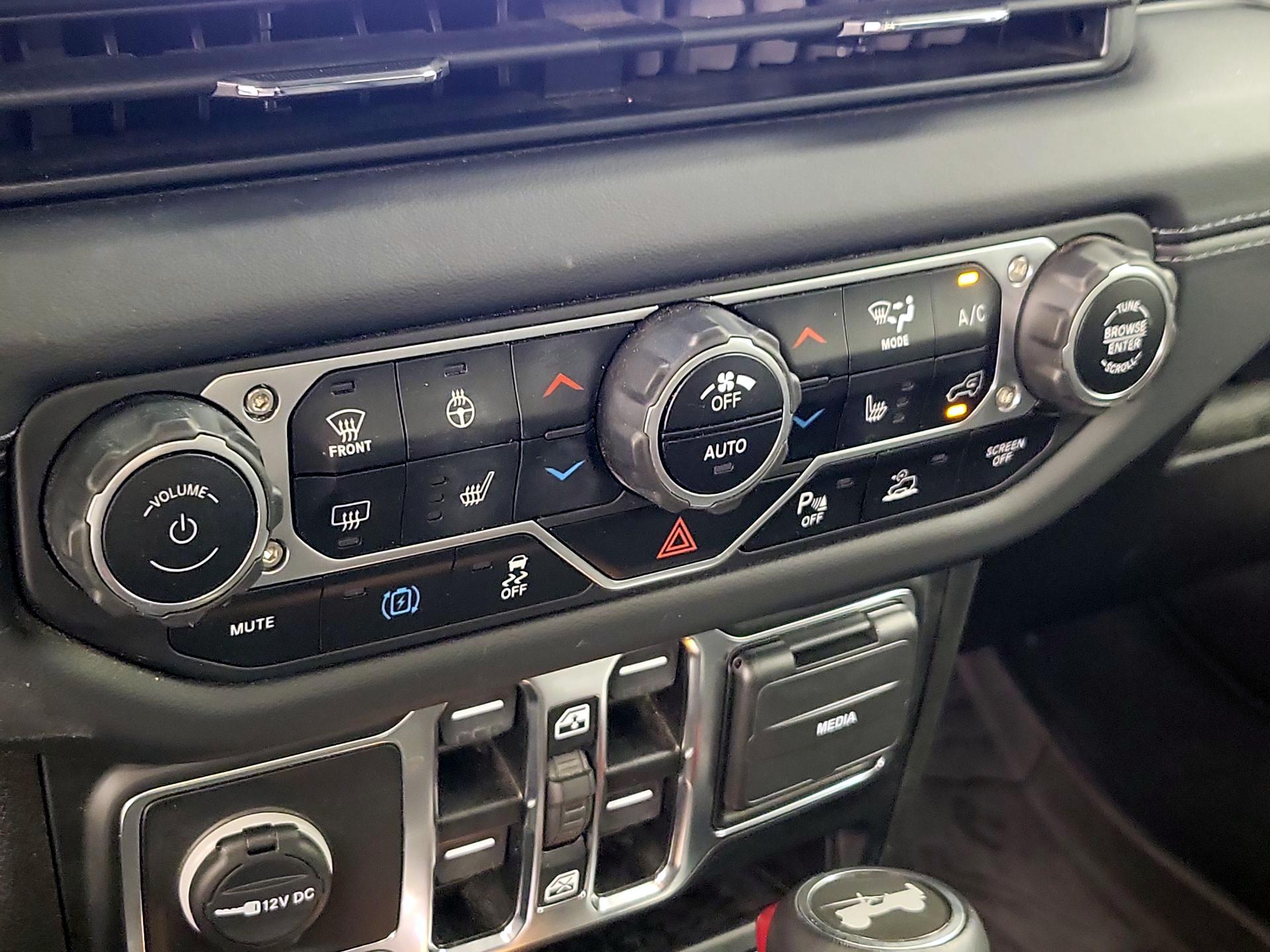 Thumbnail: 2024 Jeep Wrangler - 17