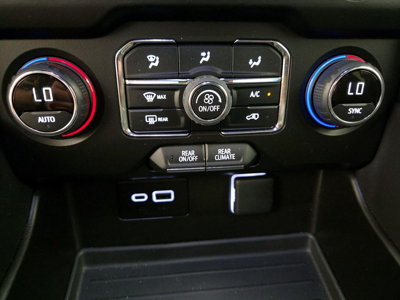 2023 Chevrolet Tahoe LS - Photo 16
